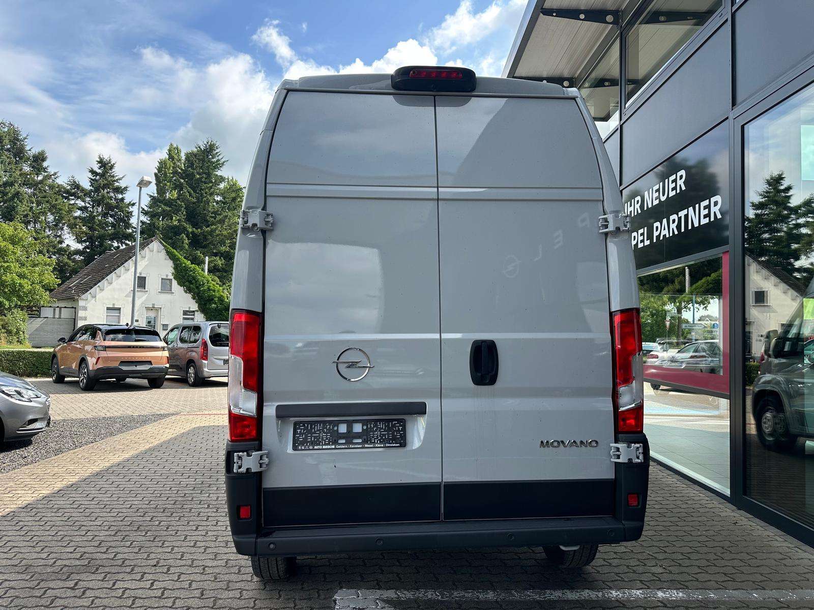 Opel Movano