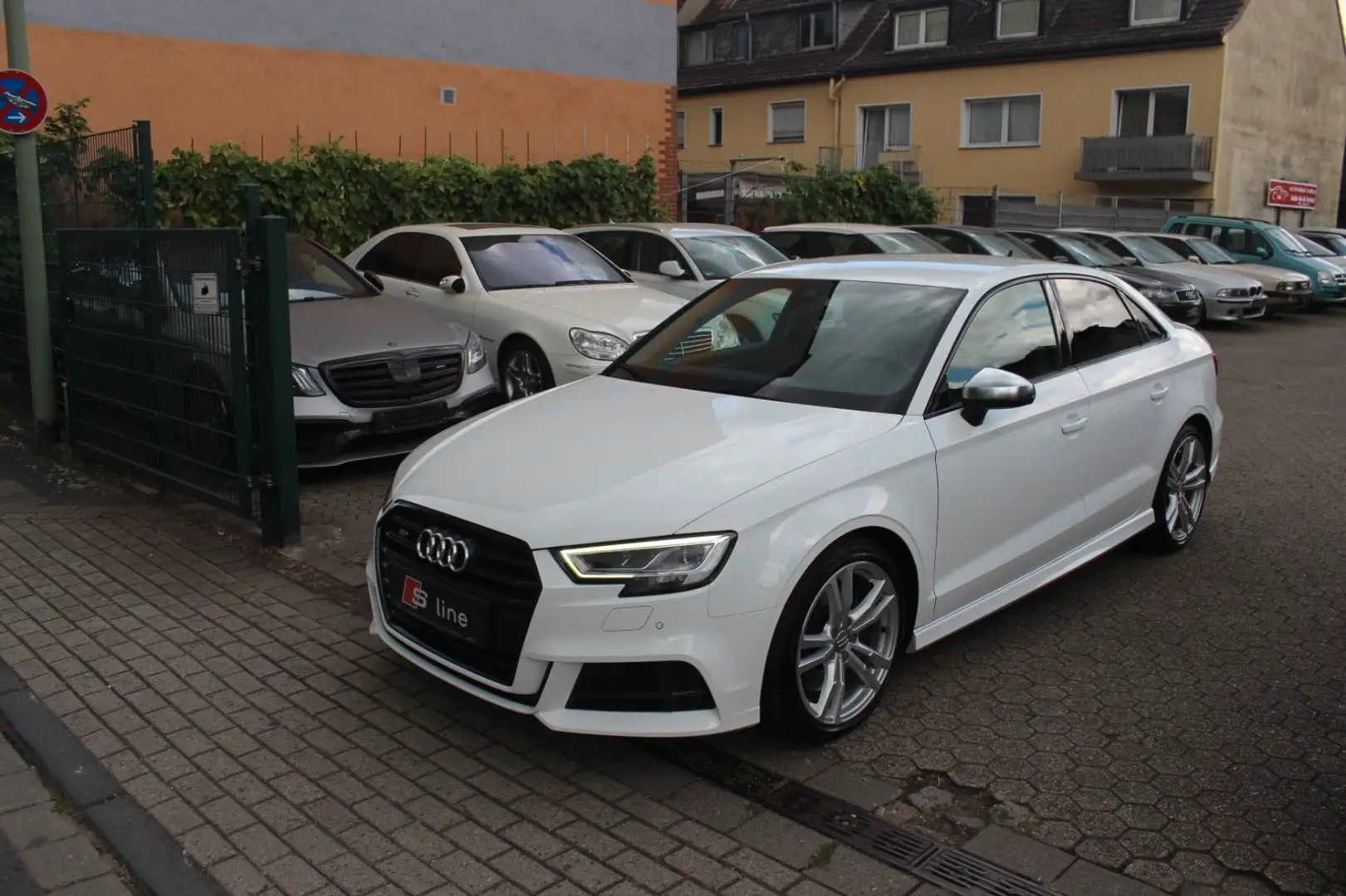 Audi S3 Lim. 2.0 quattro/2.Hand/Massage/LED/Sound Sys Weiß - 1
