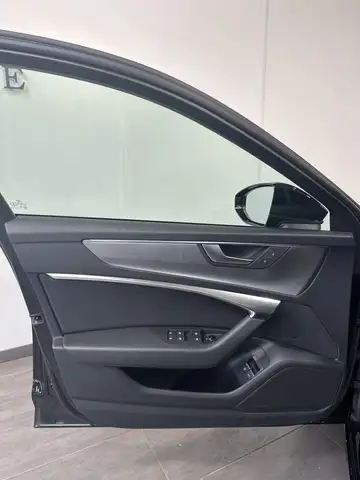 Audi A6 view 8