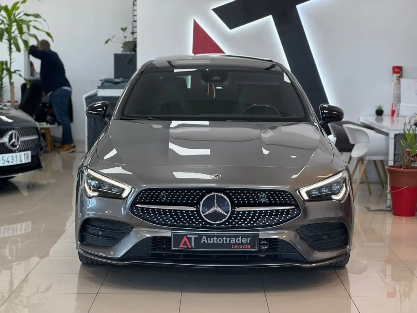 Mercedes-Benz CLA 200 7G-DCT Gris - 2