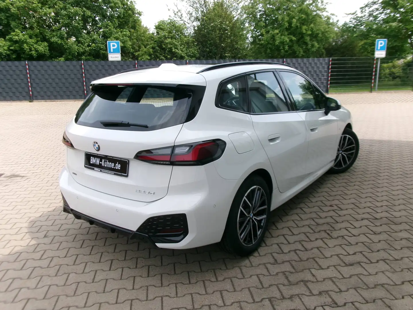 BMW 223 223dxDrive MSport HUD PAP DAP DAB FLA PGD AHK HiFi Weiß - 2