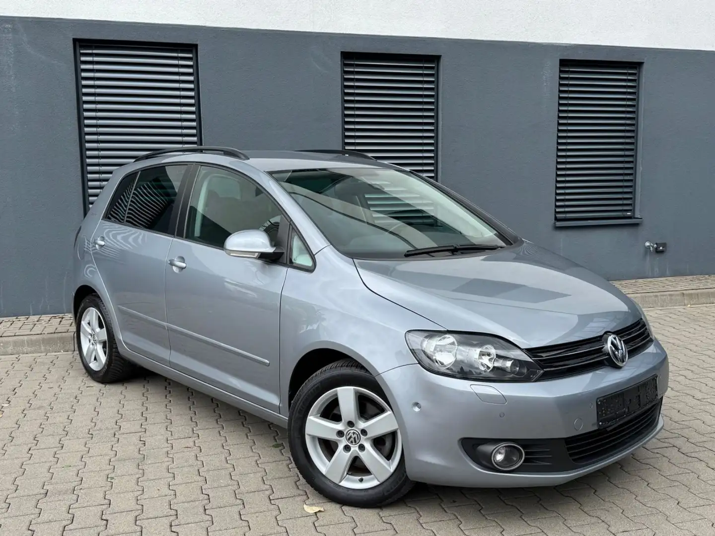 Volkswagen Golf Plus 1.4 TSI Team*Automatik*PDC*SHZ*TEMPO* Plateado - 1