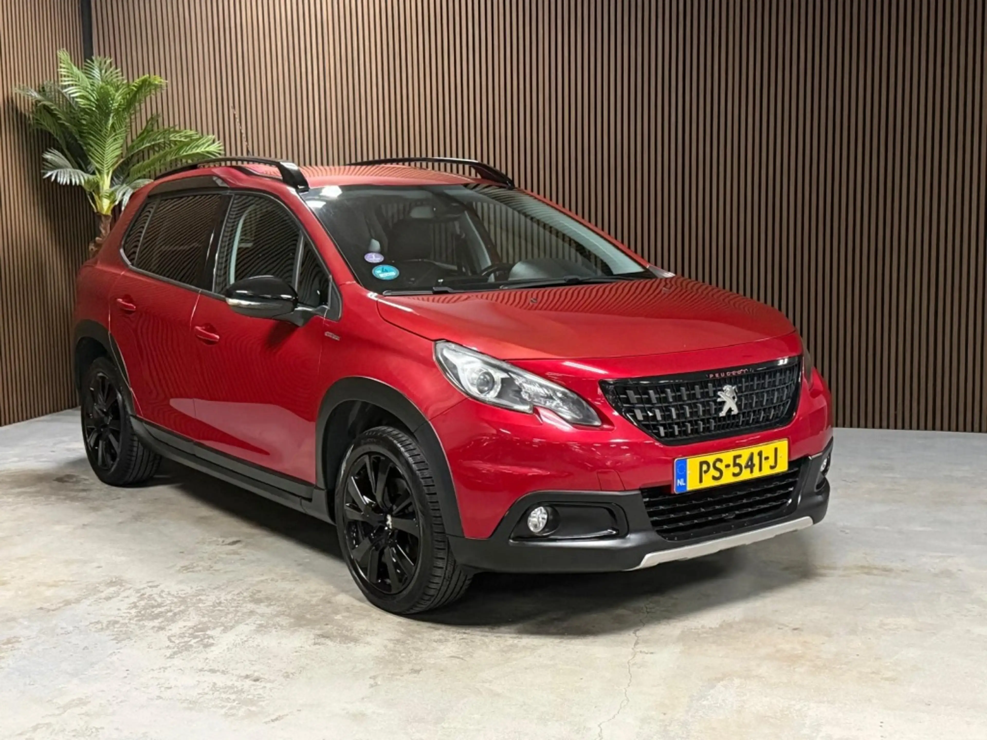Peugeot 2008 1.2 PureTech GT-line — photo 3