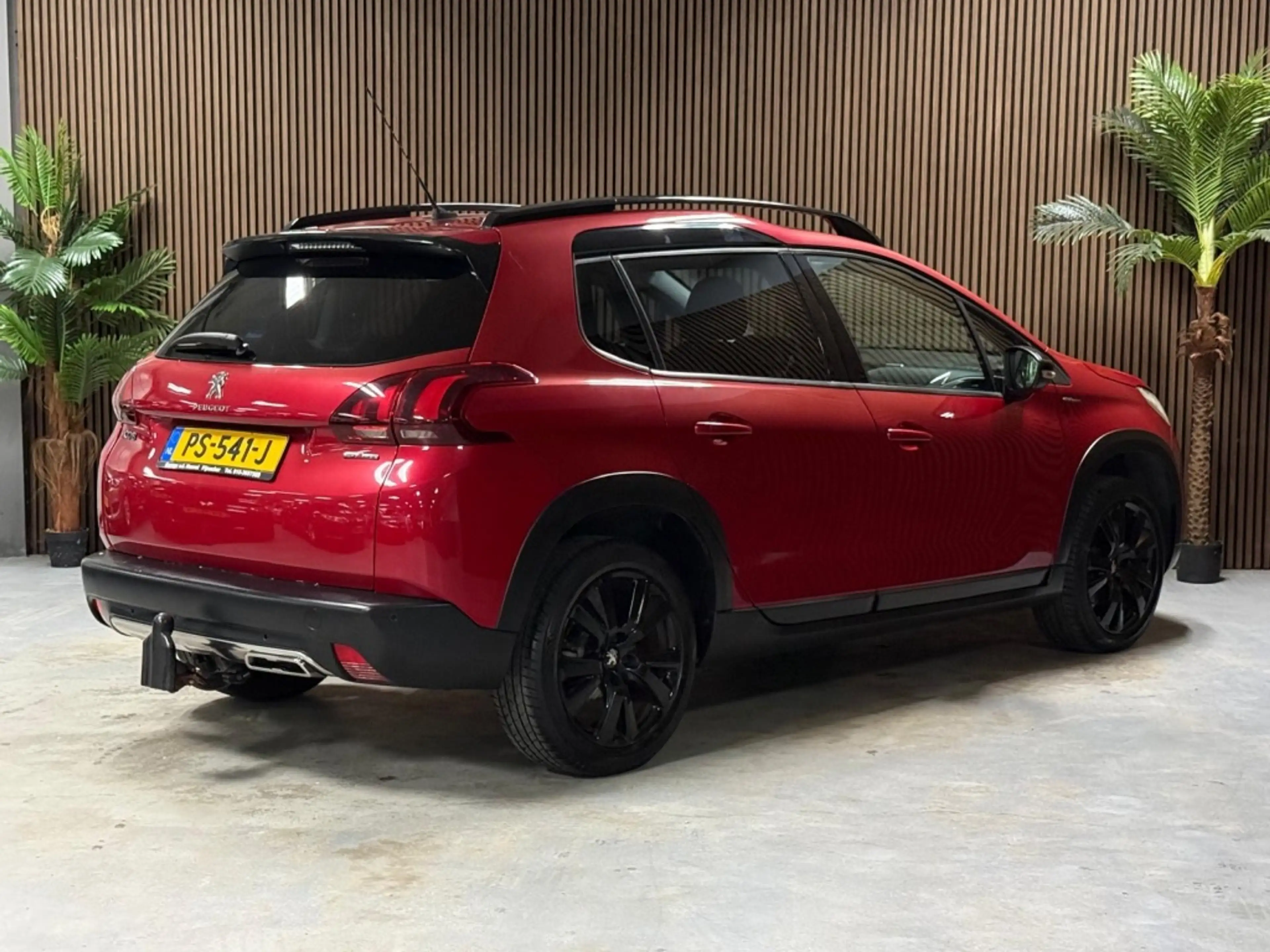 Peugeot 2008 1.2 PureTech GT-line — photo 4