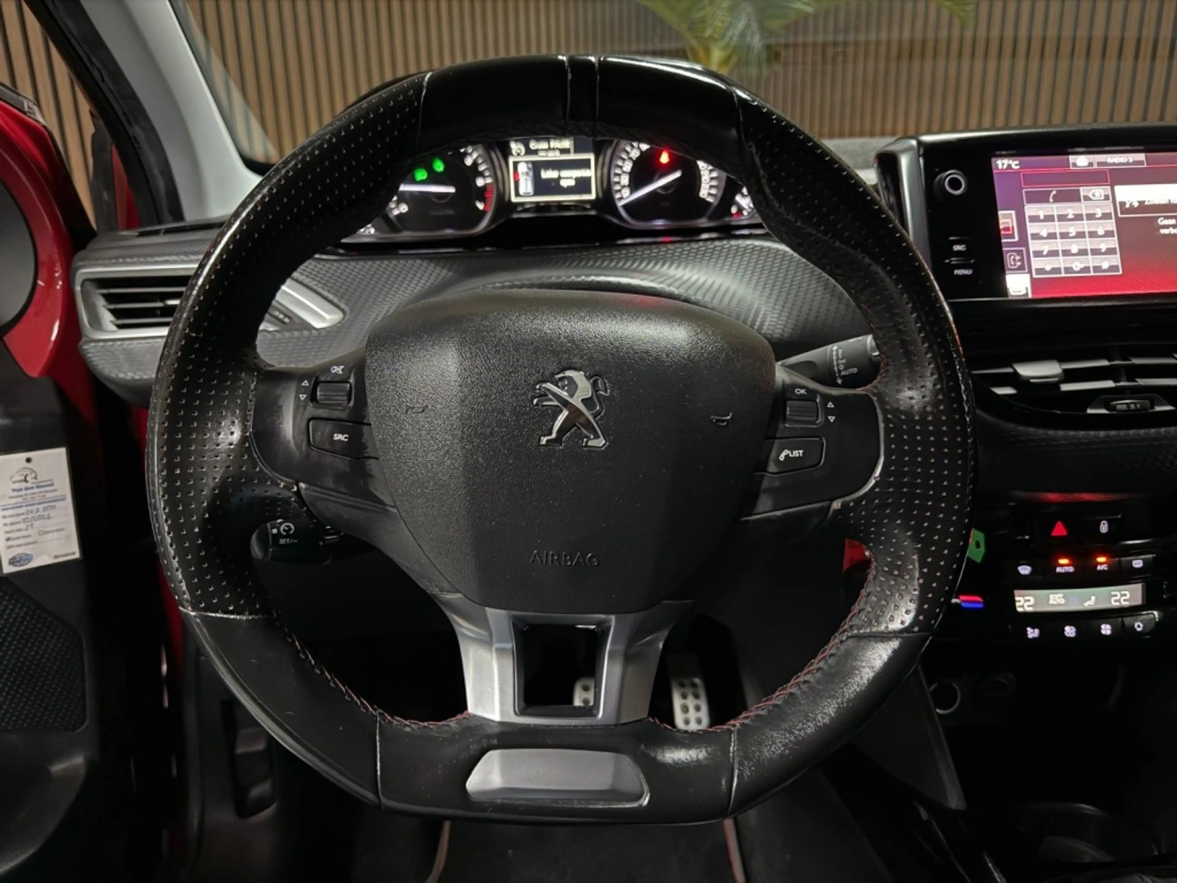Peugeot 2008 1.2 PureTech GT-line — photo 14