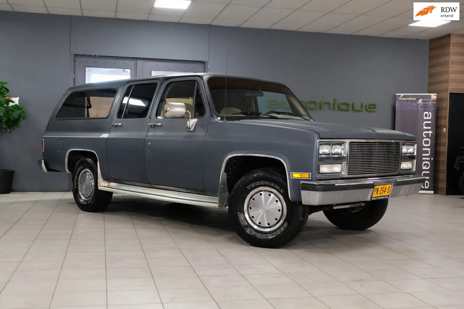Chevrolet Suburban *Belastingvrij* 1985 APK 10-2027 Koppakkingen Vern Gris - 1