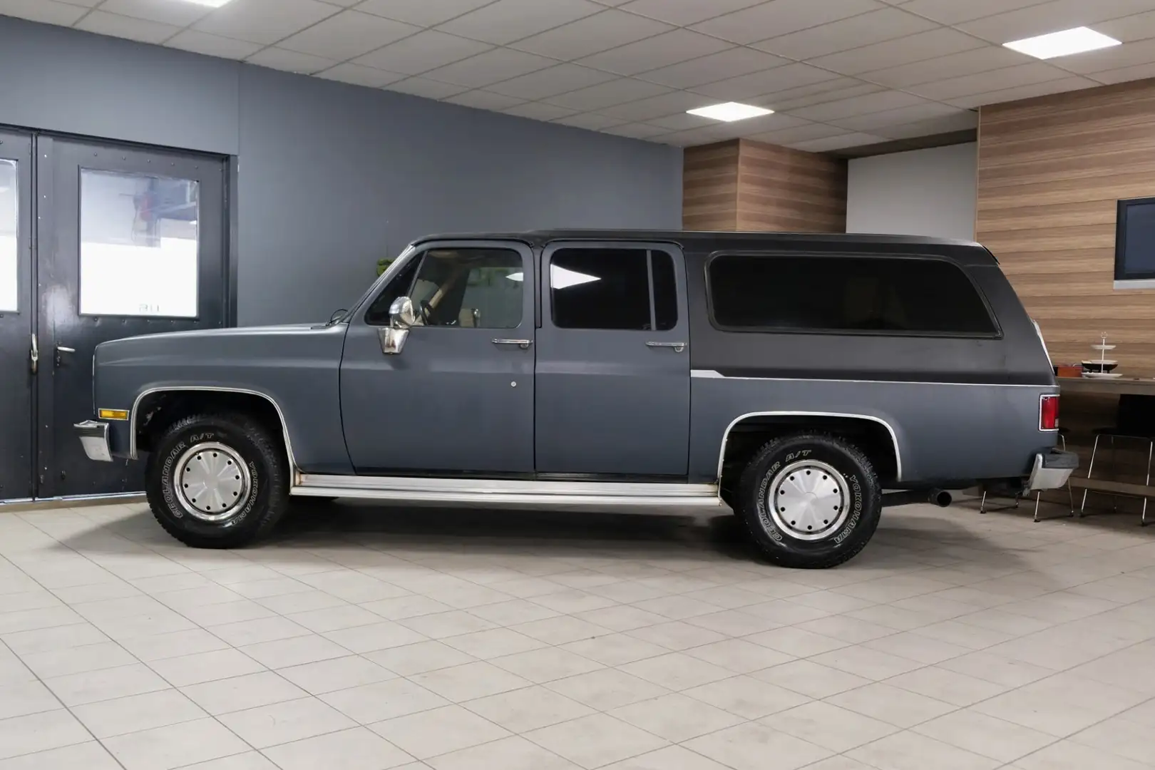 Chevrolet Suburban *Belastingvrij* 1985 APK 10-2027 Koppakkingen Vern Gris - 2
