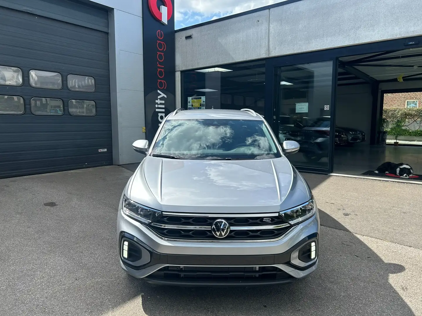 Volkswagen T-Roc 1.5 TSI R-Line DSG Plateado - 2