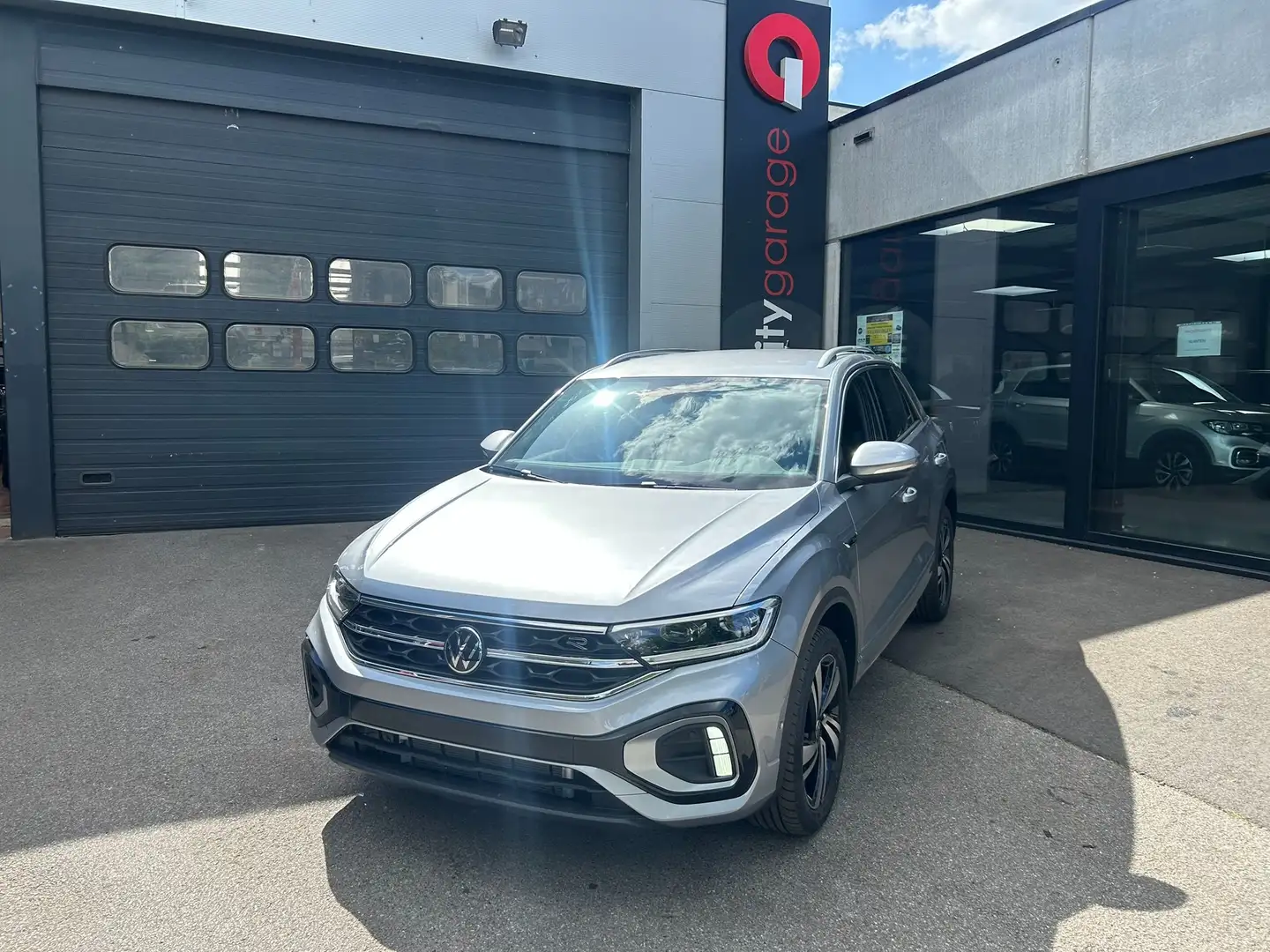 Volkswagen T-Roc 1.5 TSI R-Line DSG Plateado - 1