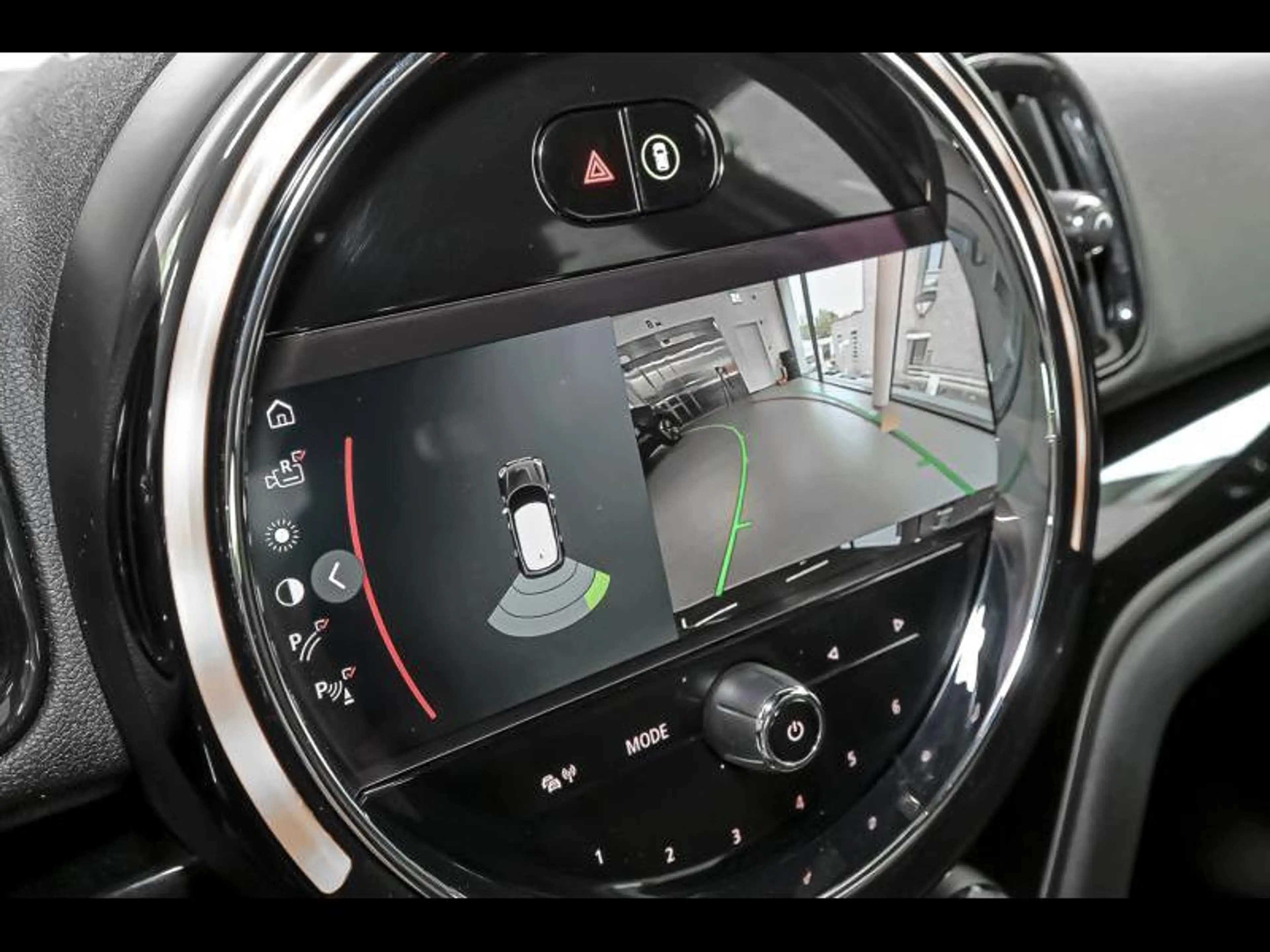 MINI Cooper SE Countryman ALL4 — photo 15