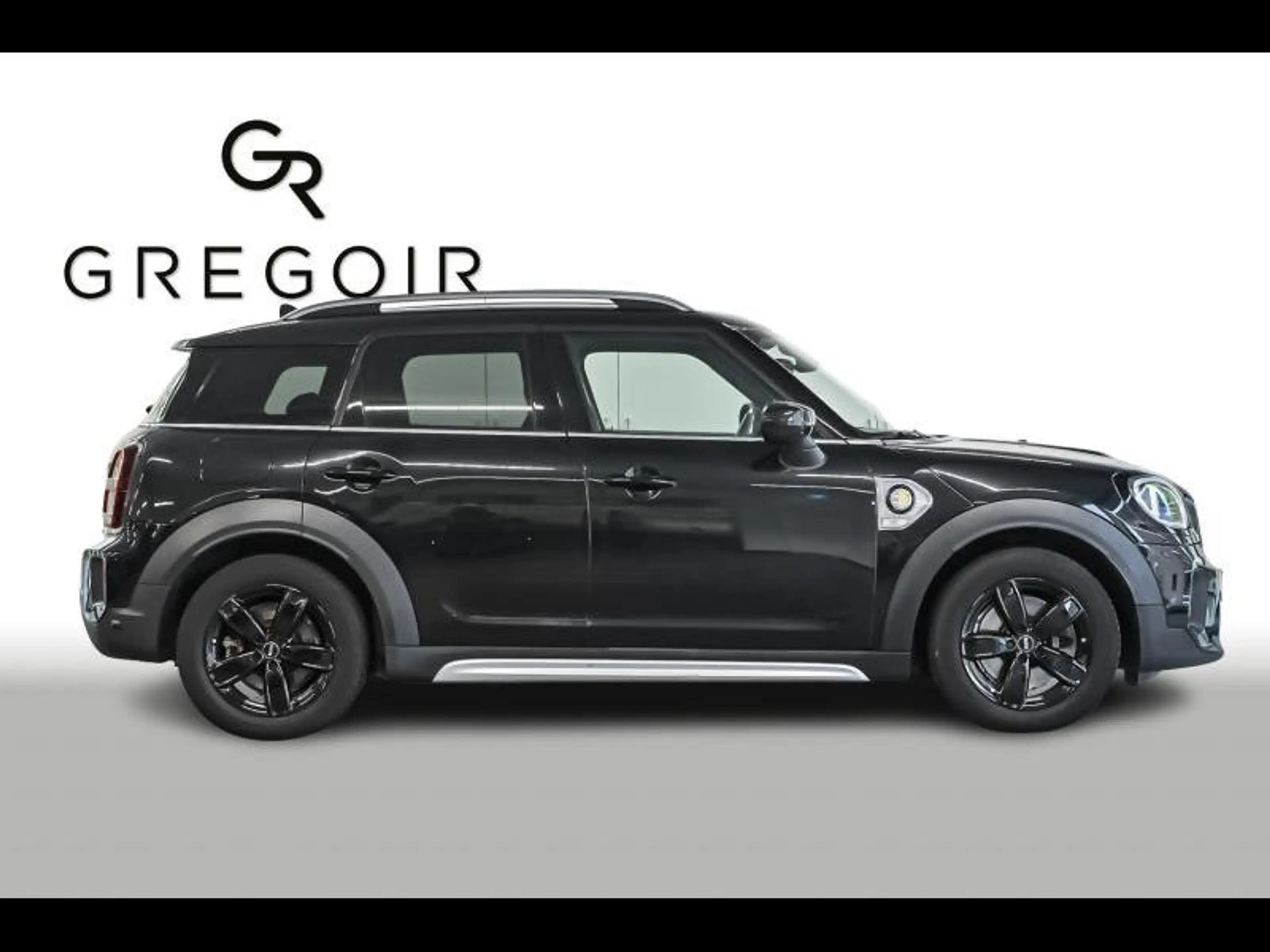 MINI Cooper SE Countryman ALL4 — photo 3