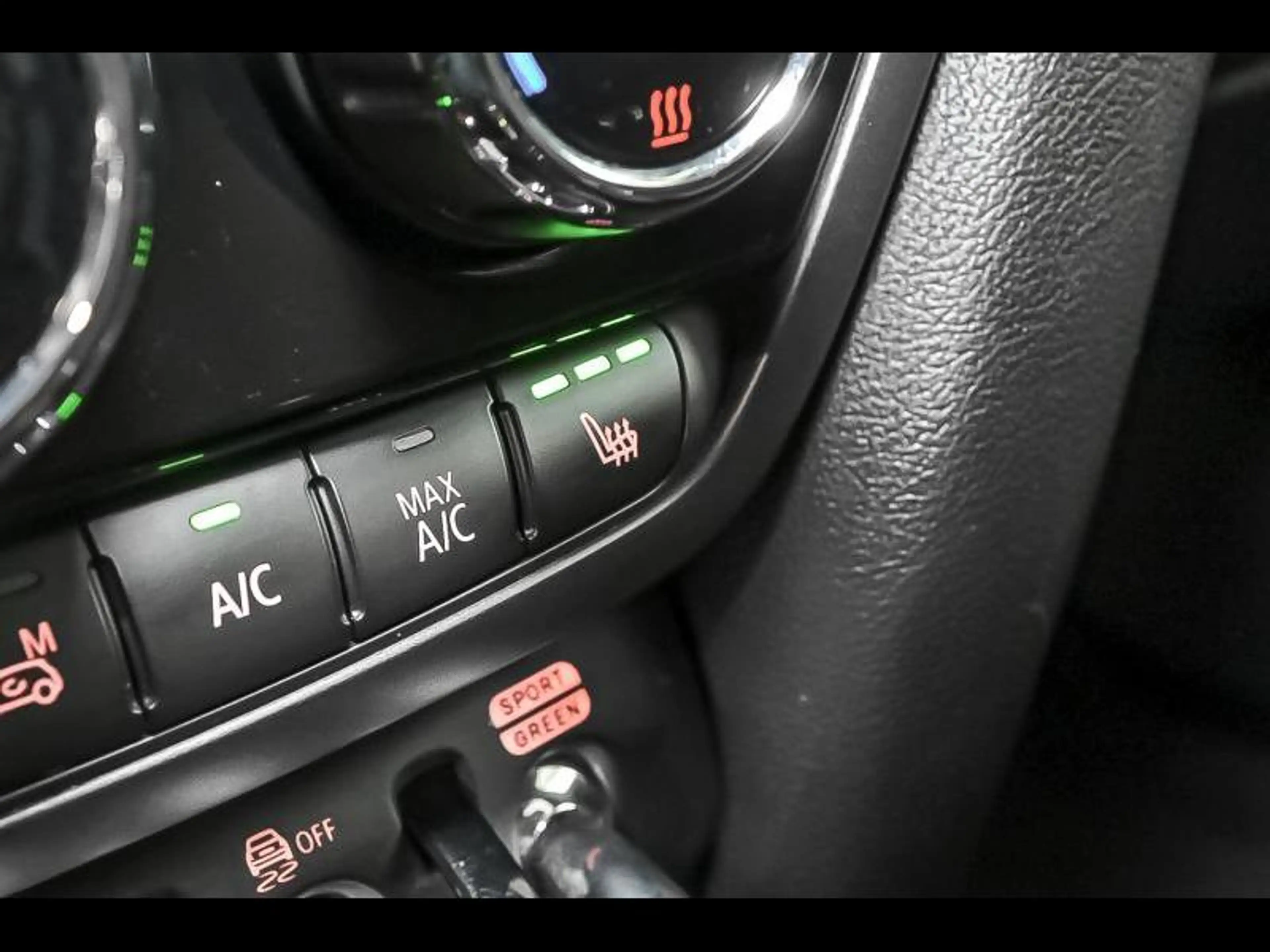 MINI Cooper SE Countryman ALL4 — photo 13