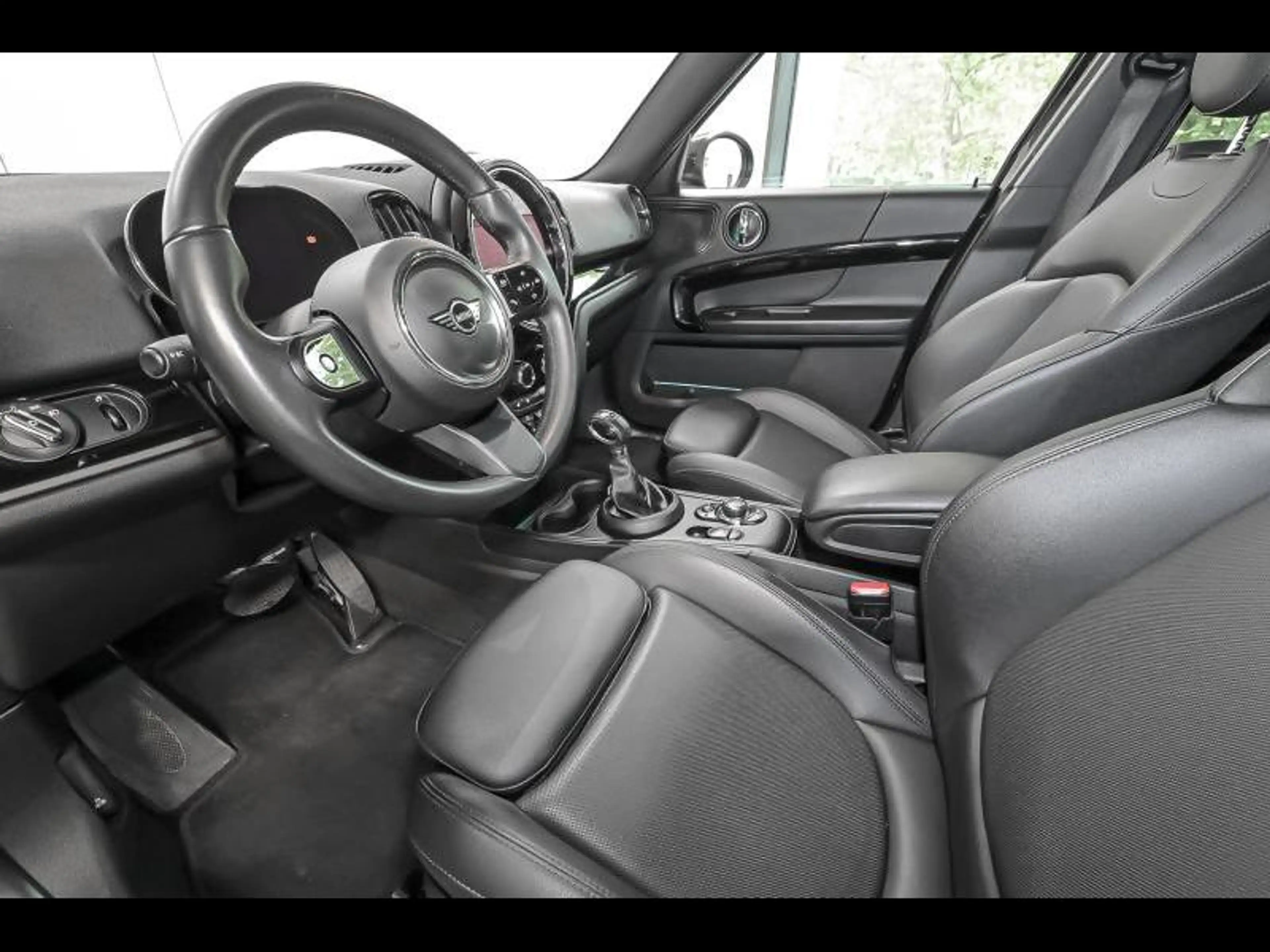 MINI Cooper SE Countryman ALL4 — photo 6