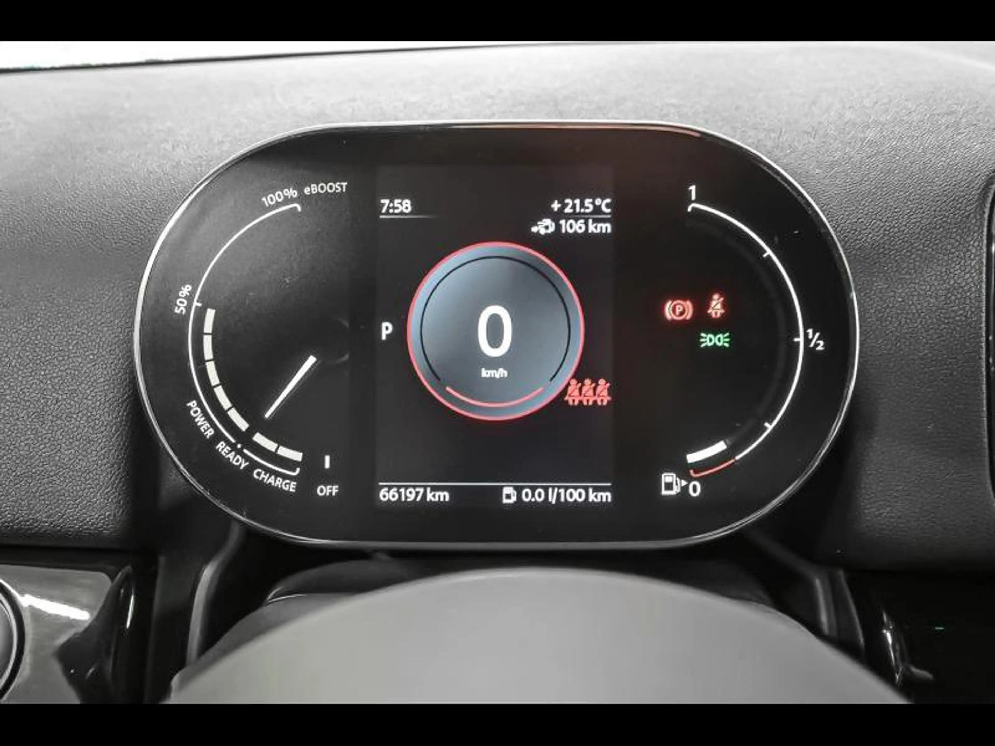 MINI Cooper SE Countryman ALL4 — photo 10