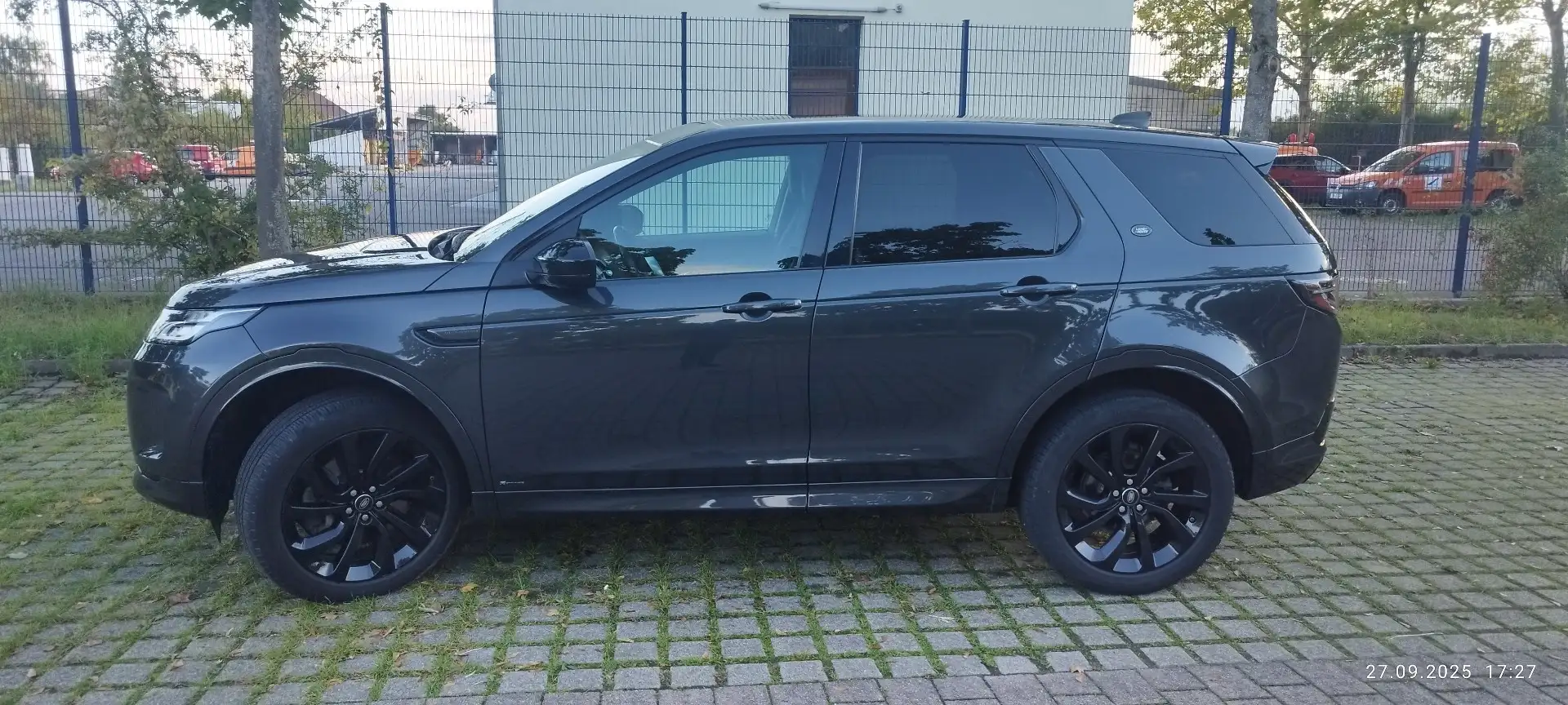 Land Rover Discovery Sport D180 R-Dynamic - 2