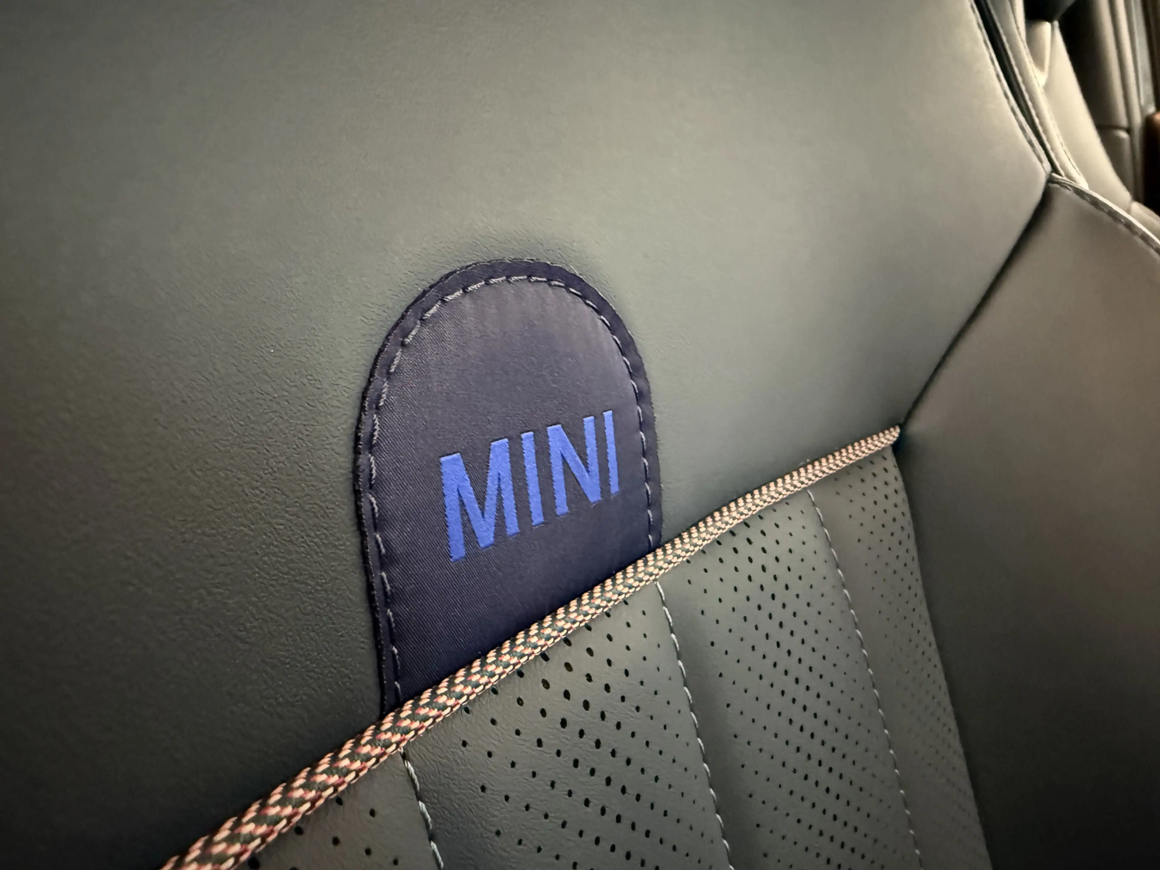 MINI John Cooper Works Countryman 1.5 C JCW Favoured PANO/20"/JCW DARK-PETROL LEER S — photo 48