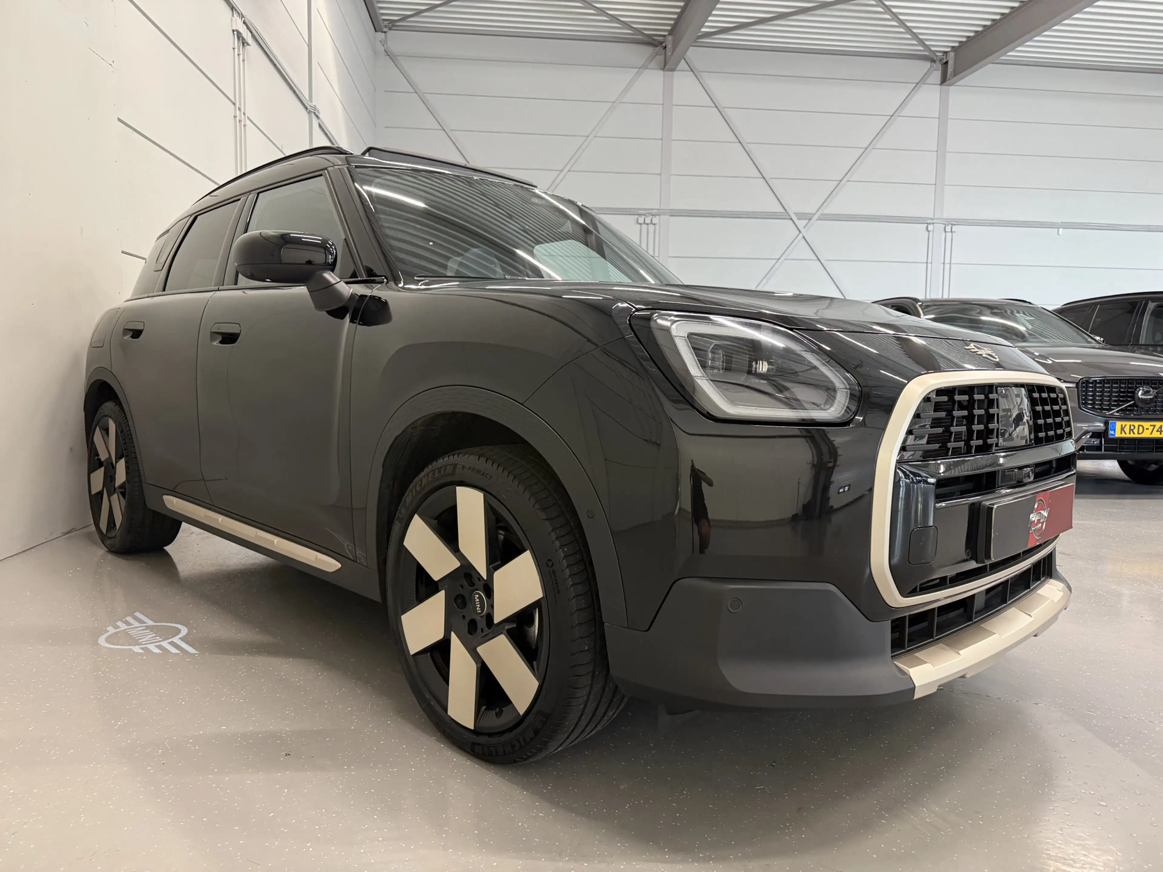 MINI John Cooper Works Countryman 1.5 C JCW Favoured PANO/20"/JCW DARK-PETROL LEER S — photo 5