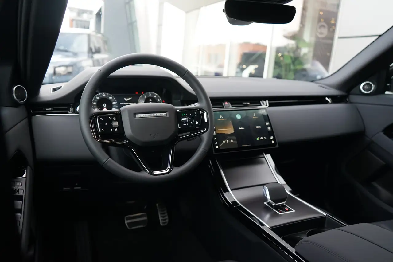 Land Rover Range Rover Evoque 2026 — фото 15