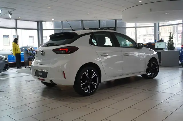 Opel Corsa view 8