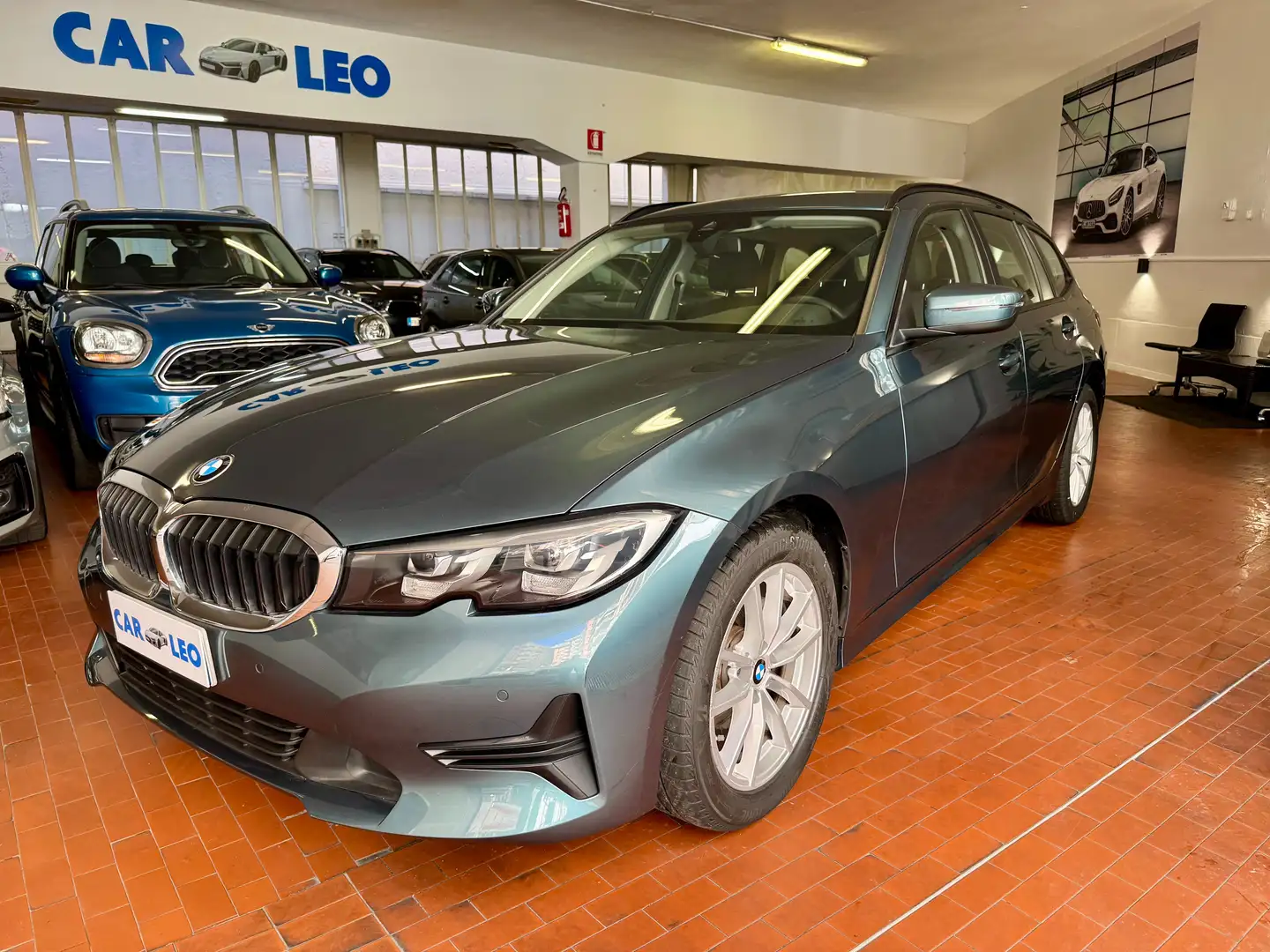 BMW 318 318d Touring mhev 48V Business Advantage auto Grijs - 1