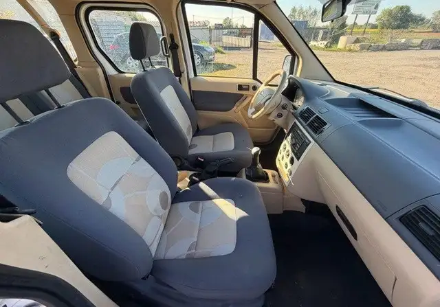 Ford Tourneo Connect view 6