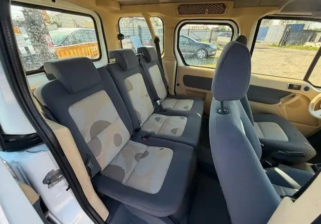 Ford Tourneo Connect view 5