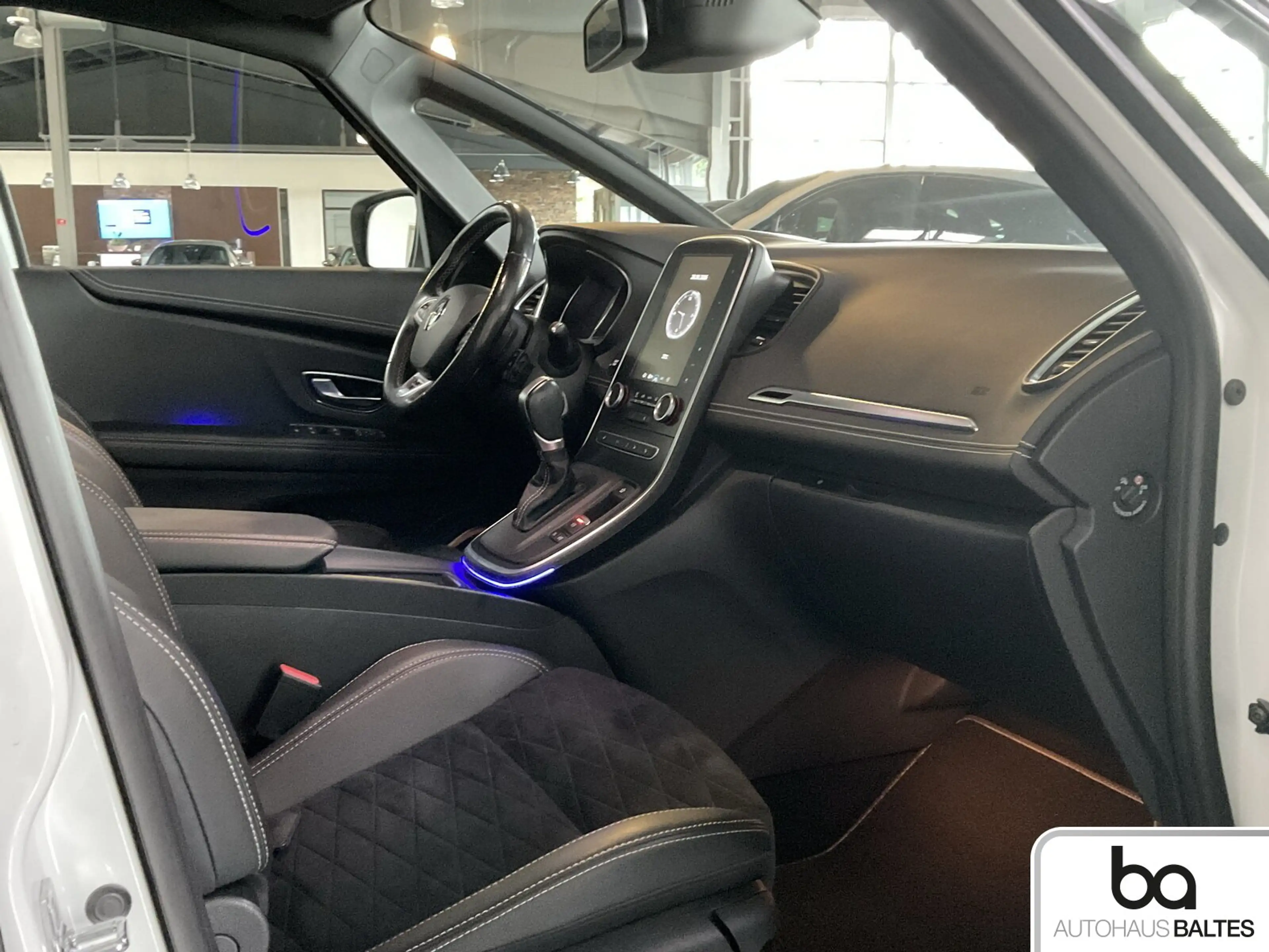 Renault Scenic Scenic IV TCe 160 Black Edition Navi/LED/HuD/AHK/Bose — photo 6