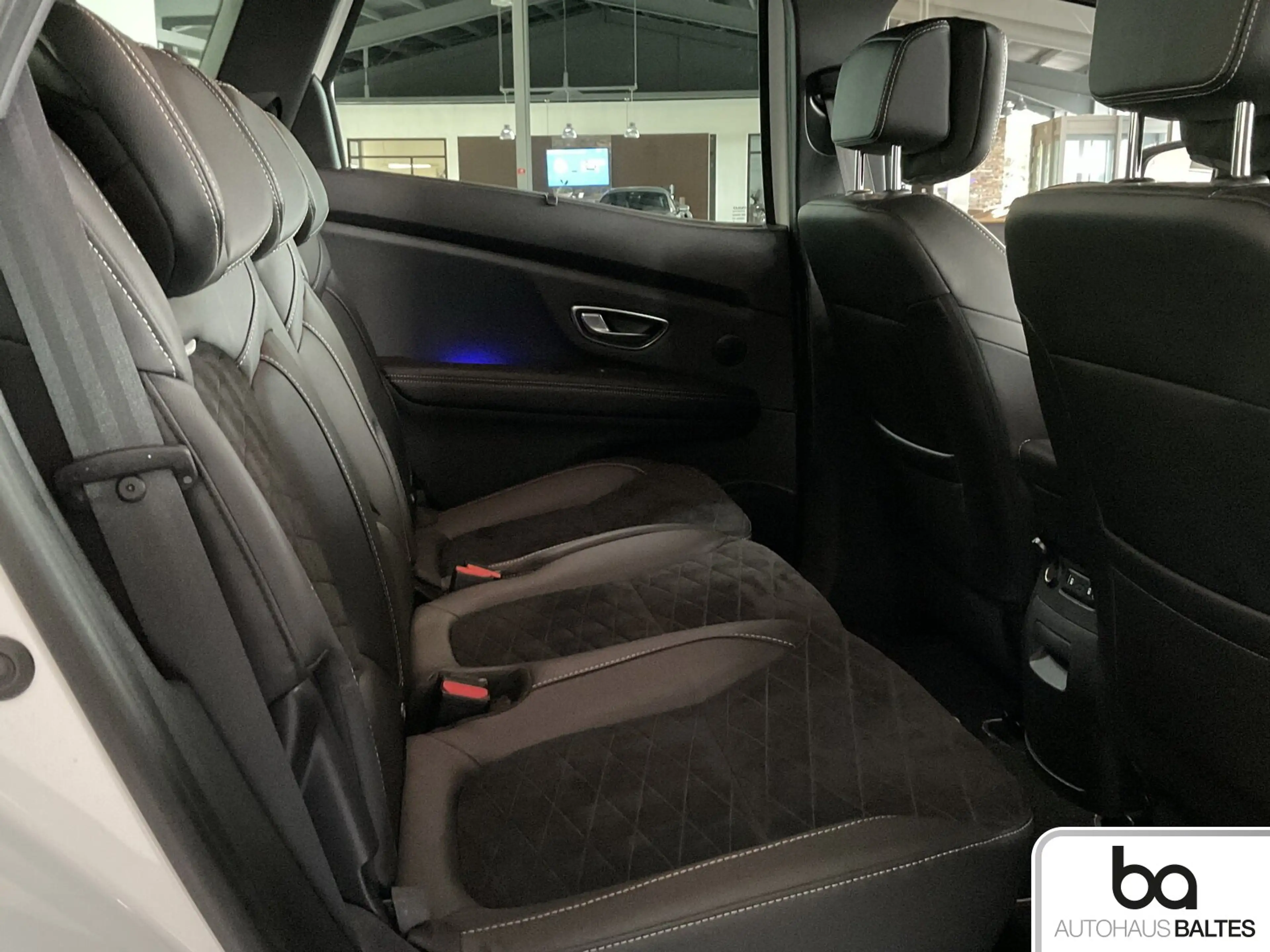Renault Scenic Scenic IV TCe 160 Black Edition Navi/LED/HuD/AHK/Bose — photo 8