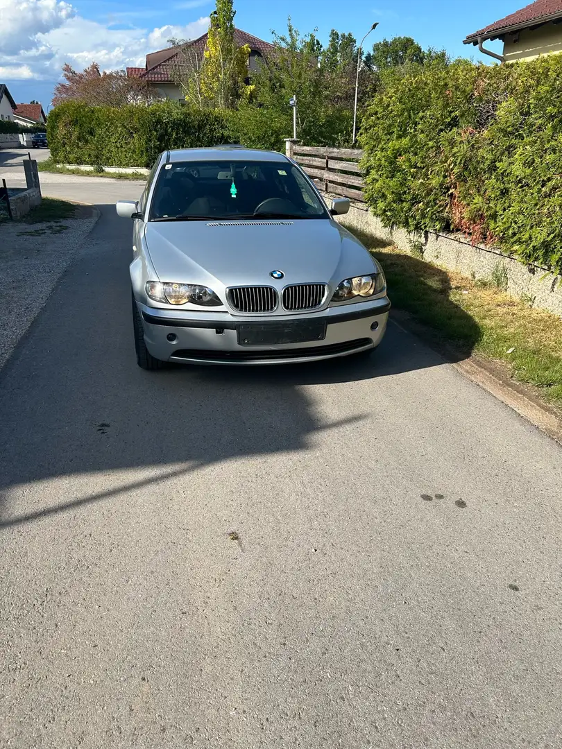 BMW 320 320d srebrna - 1