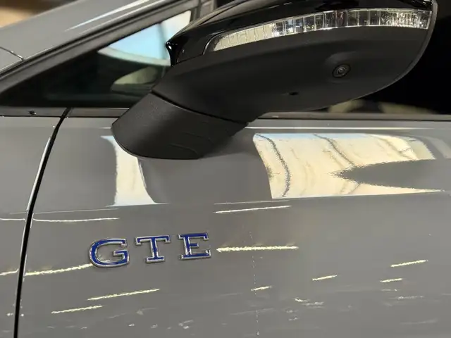 Volkswagen Golf view 12