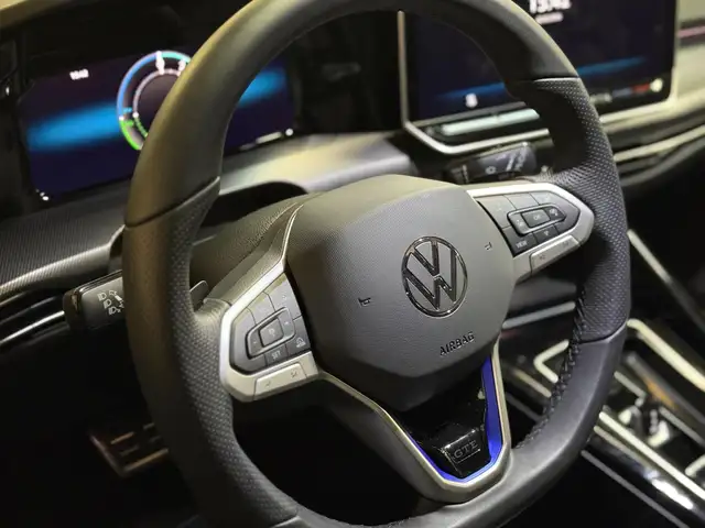 Volkswagen Golf view 20