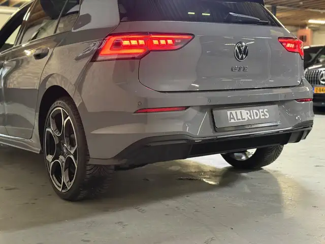 Volkswagen Golf view 14
