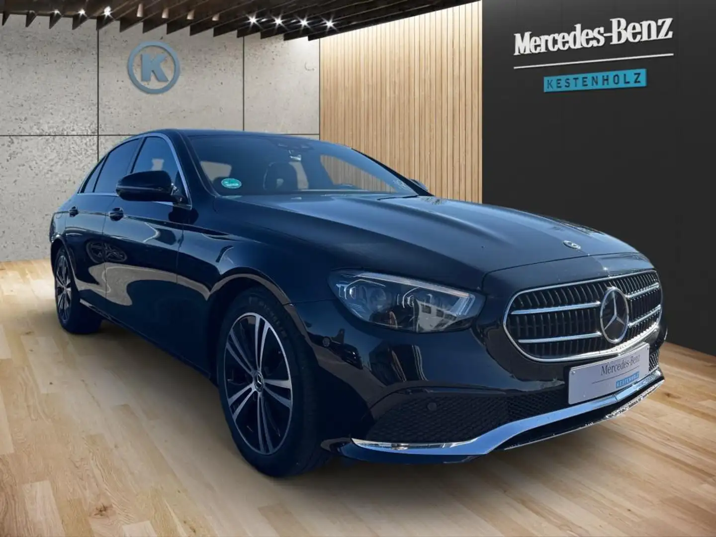 Mercedes-Benz E 220 d Limousine *AVANTGARDE*MBUX*AHK* Schwarz - 2