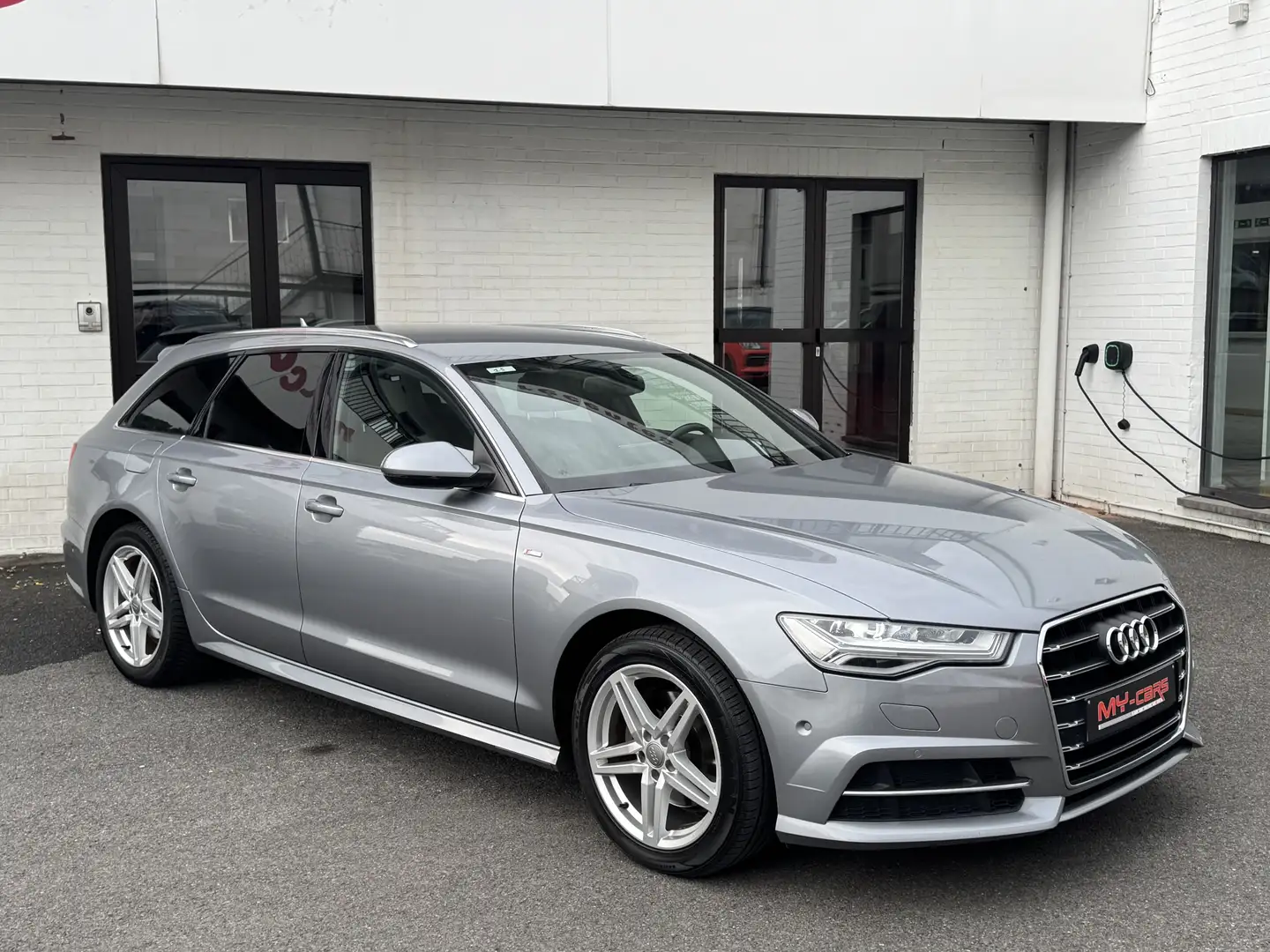 Audi A6 BREAK 2.0 TDi 150CV BOITE AUTO S-LINE FULL OPTIONS Gris - 2