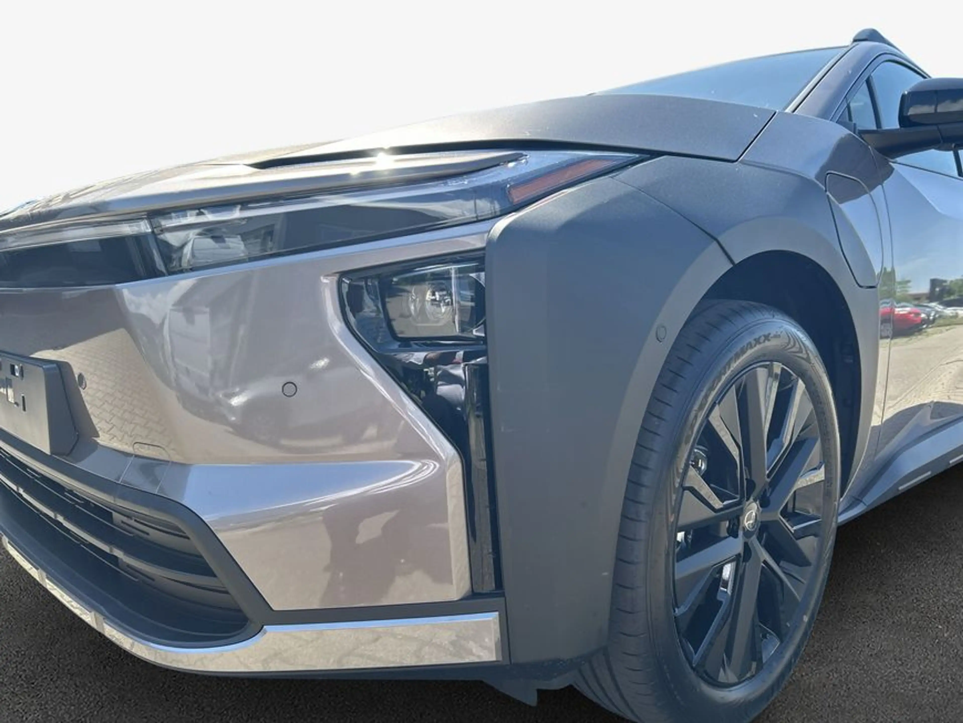 Toyota bZ4X AWD Touring Lounge — photo 7