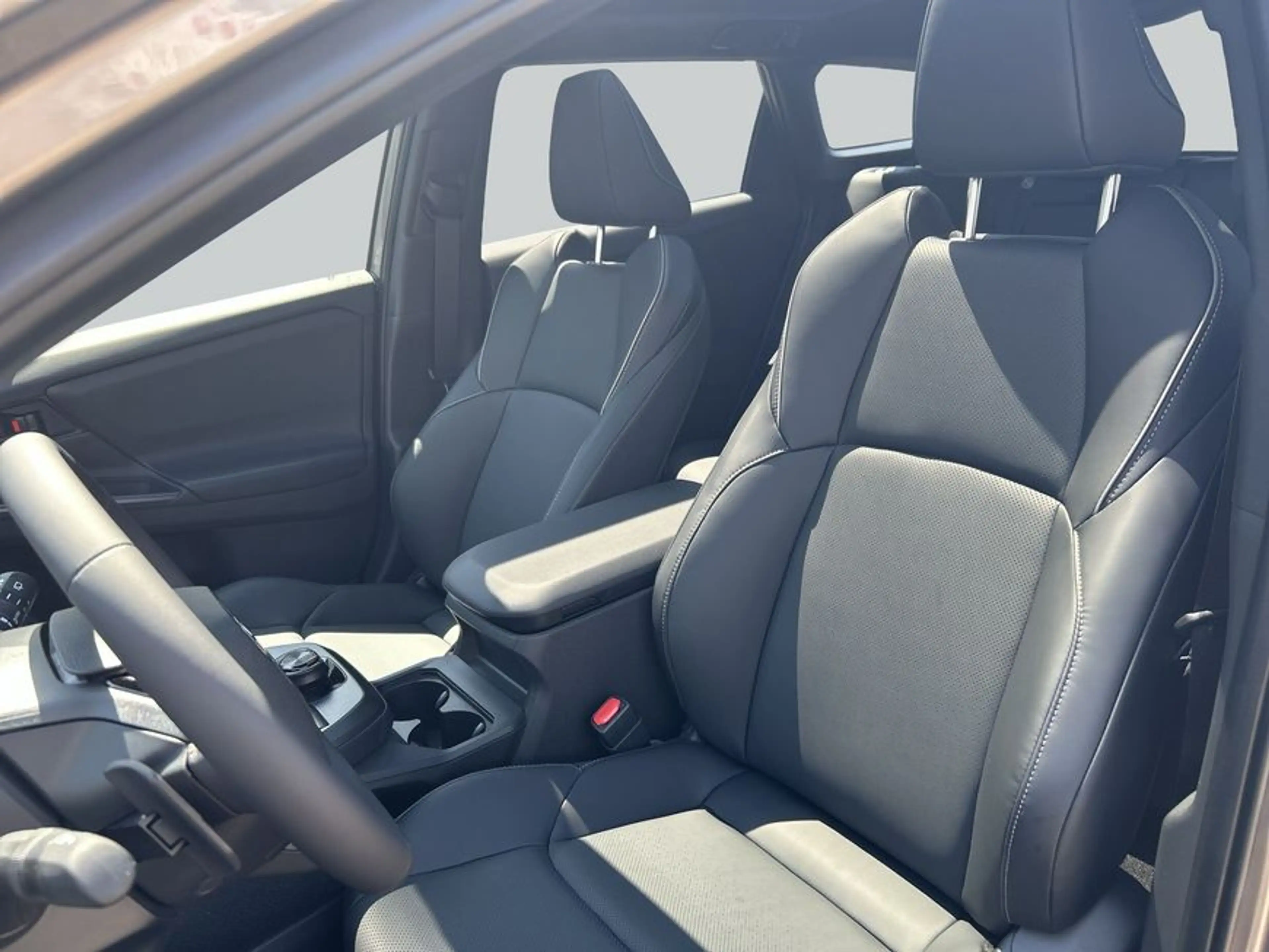 Toyota bZ4X AWD Touring Lounge — photo 11