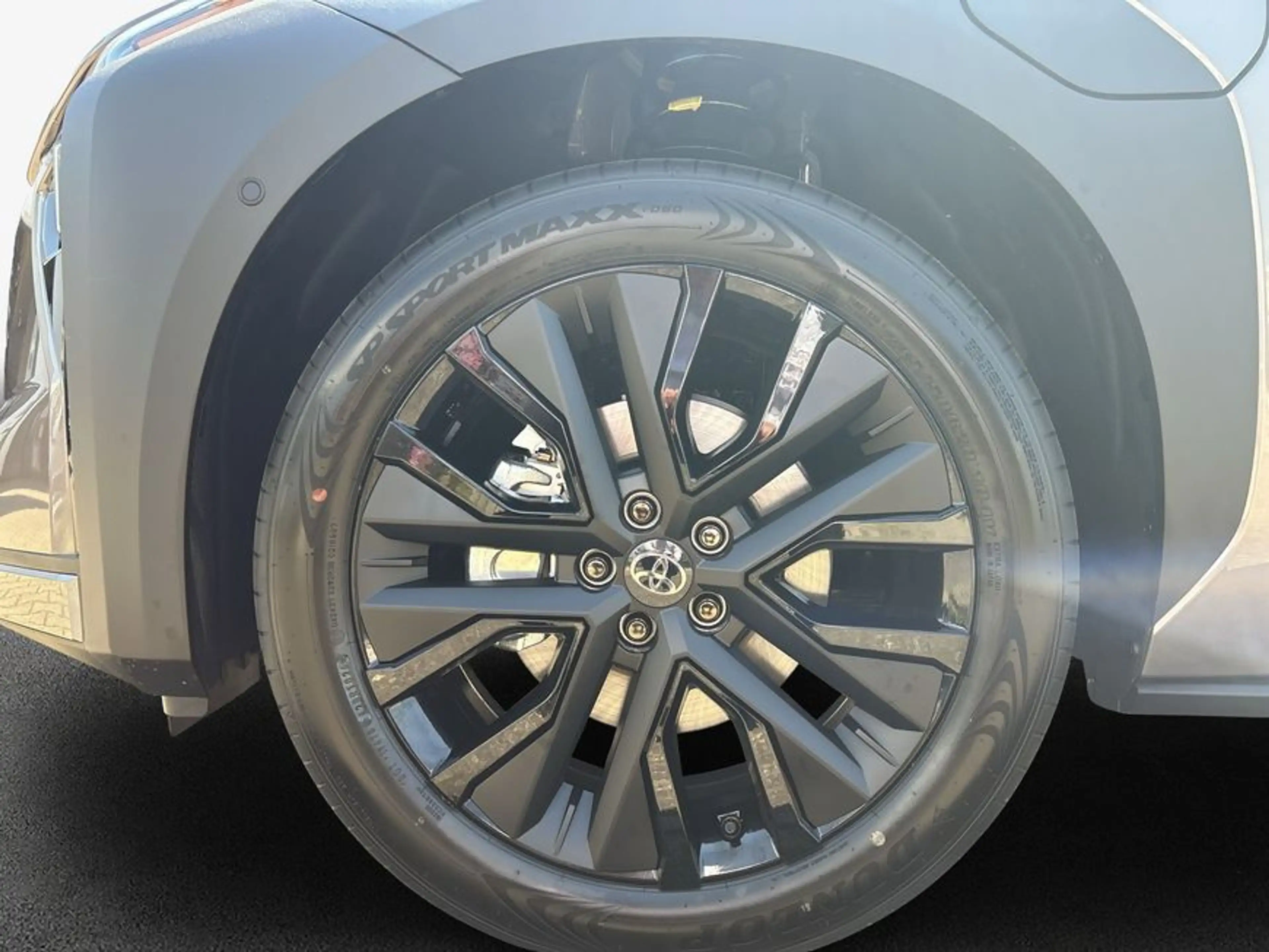 Toyota bZ4X AWD Touring Lounge — photo 8