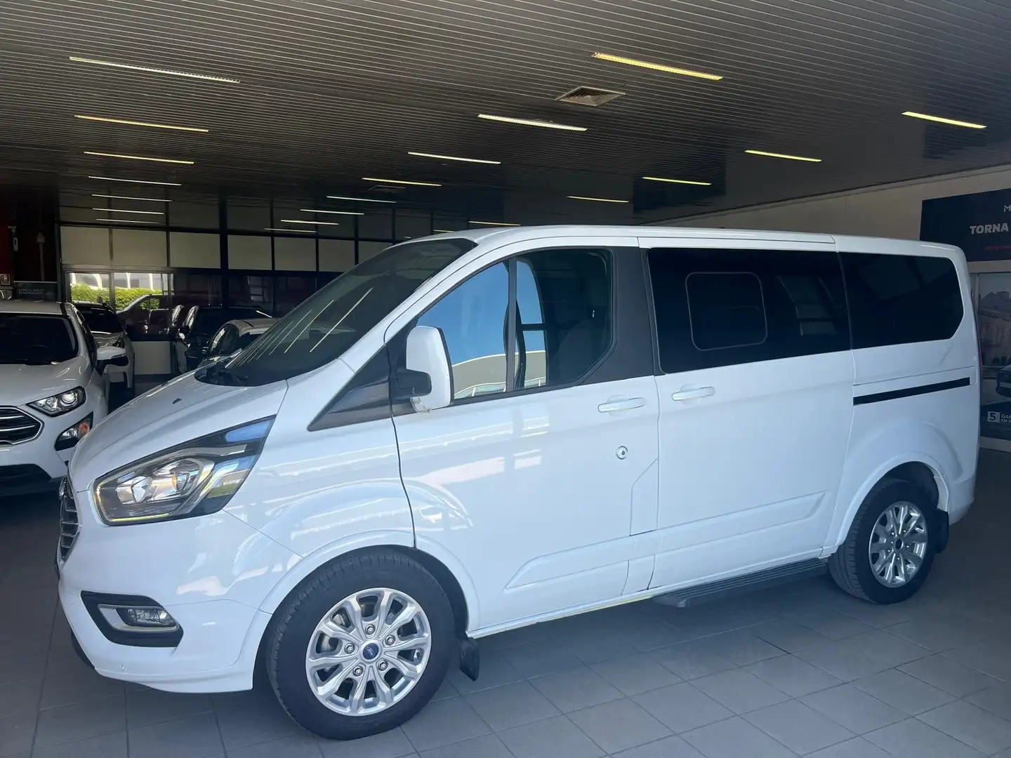 Ford Tourneo Custom 320 2.0 EcoBlue 130CV Aut. PC Titanium KM 52.000 Bianco - 2
