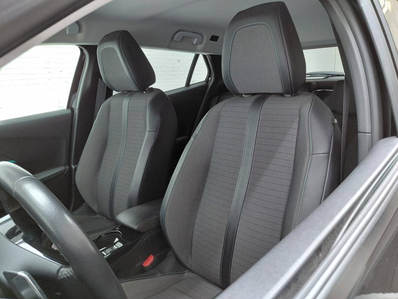 Peugeot 2008 2 1.2 Puretech 96kW S&S EAT8 Active Pack — photo 11