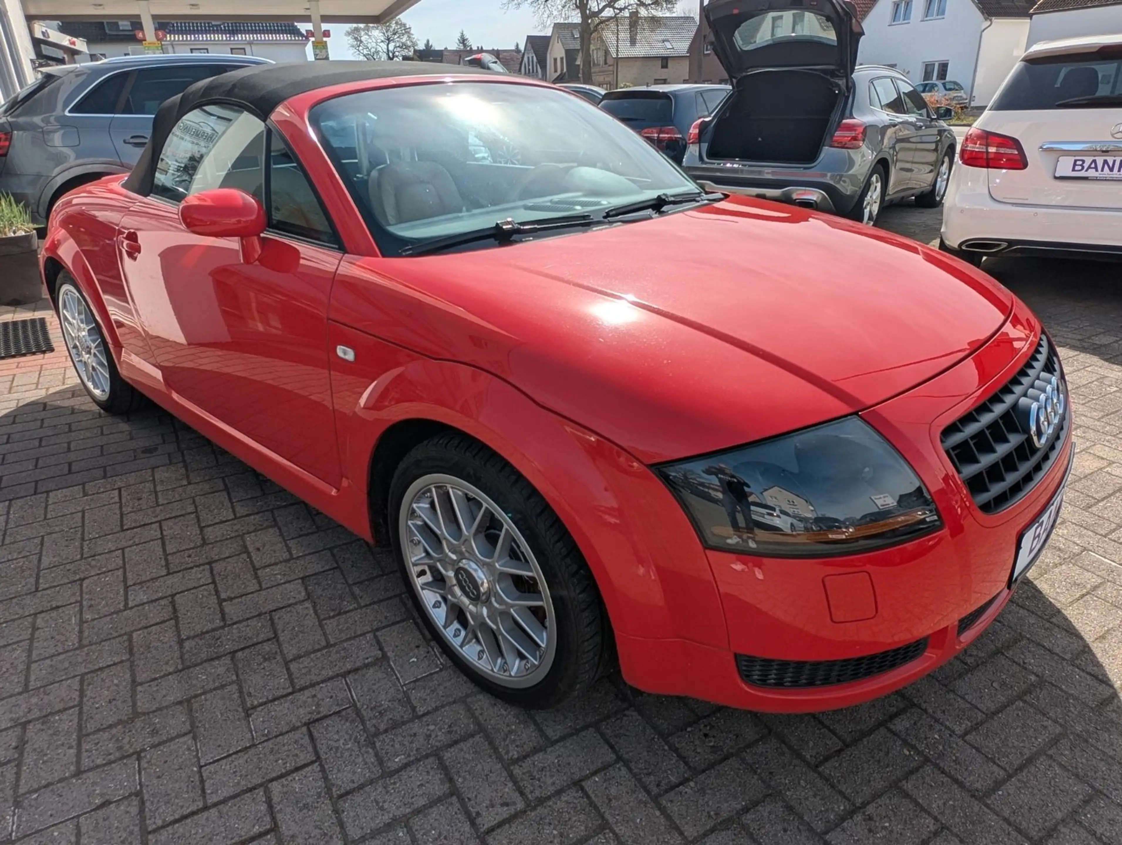 Audi TT Roadster 1.8T Autom. Scheckheft ZR gewechselt — photo 2