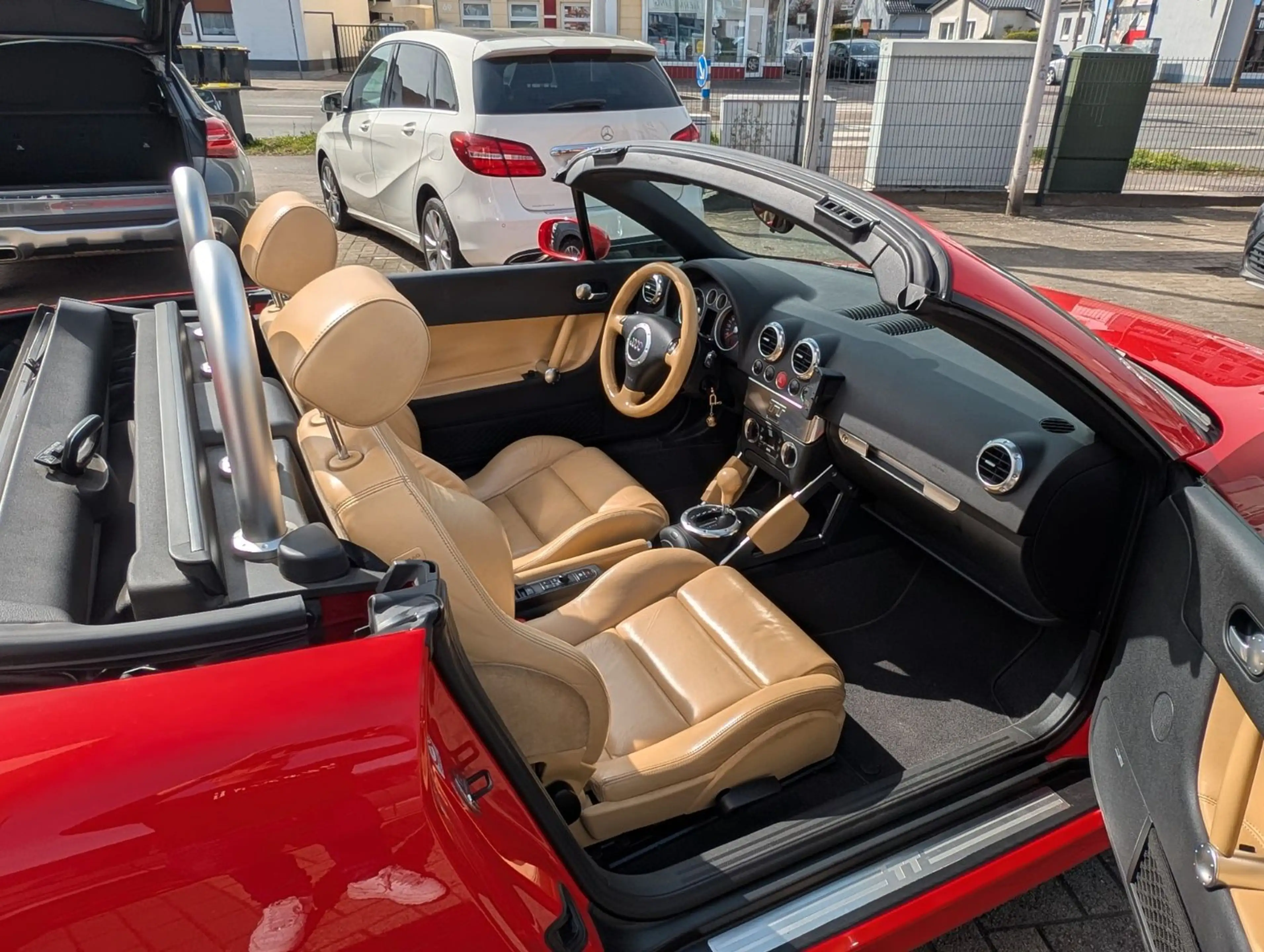 Audi TT Roadster 1.8T Autom. Scheckheft ZR gewechselt — photo 3