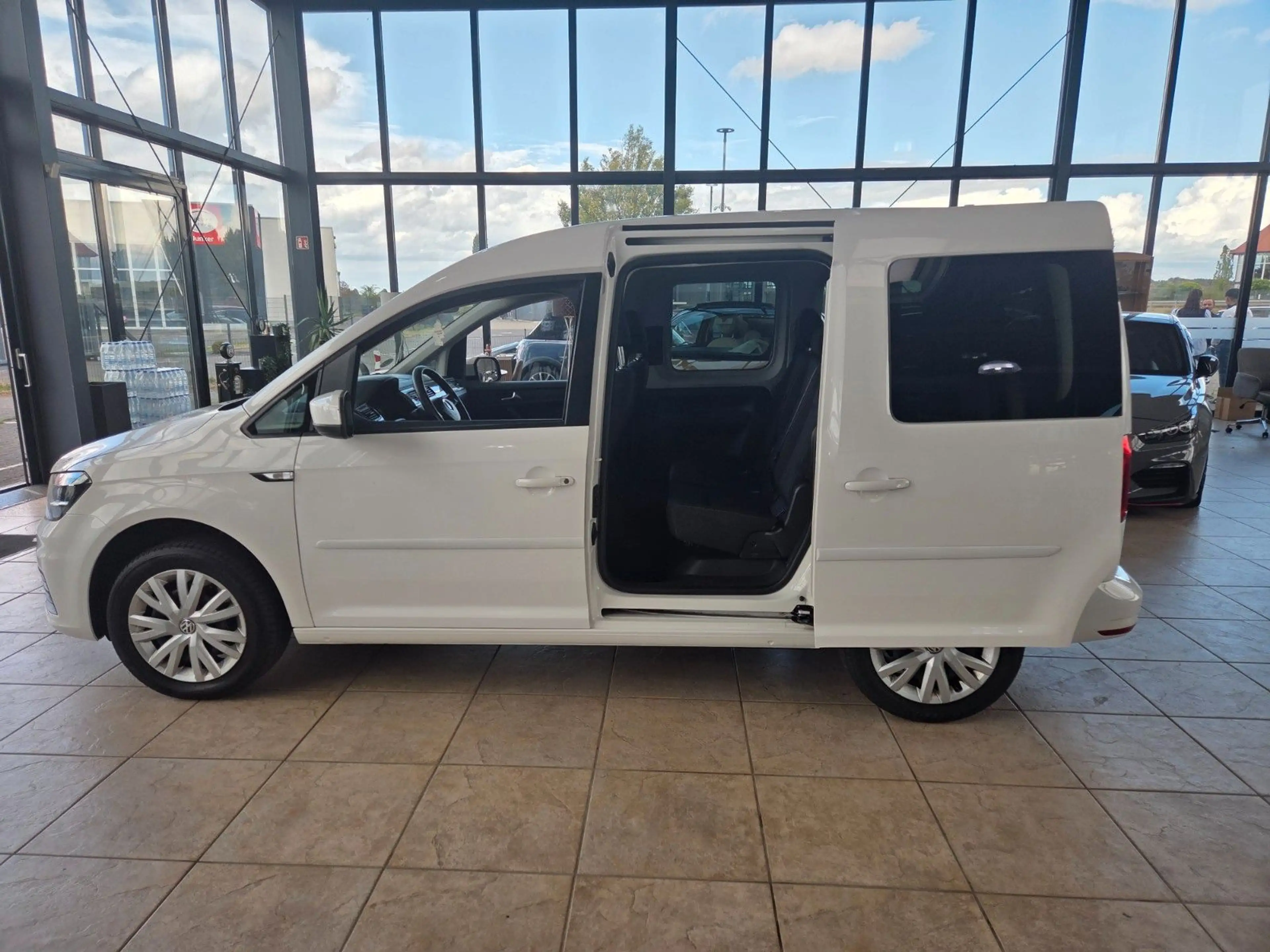 Volkswagen Caddy PKW Trendline BMT — photo 10