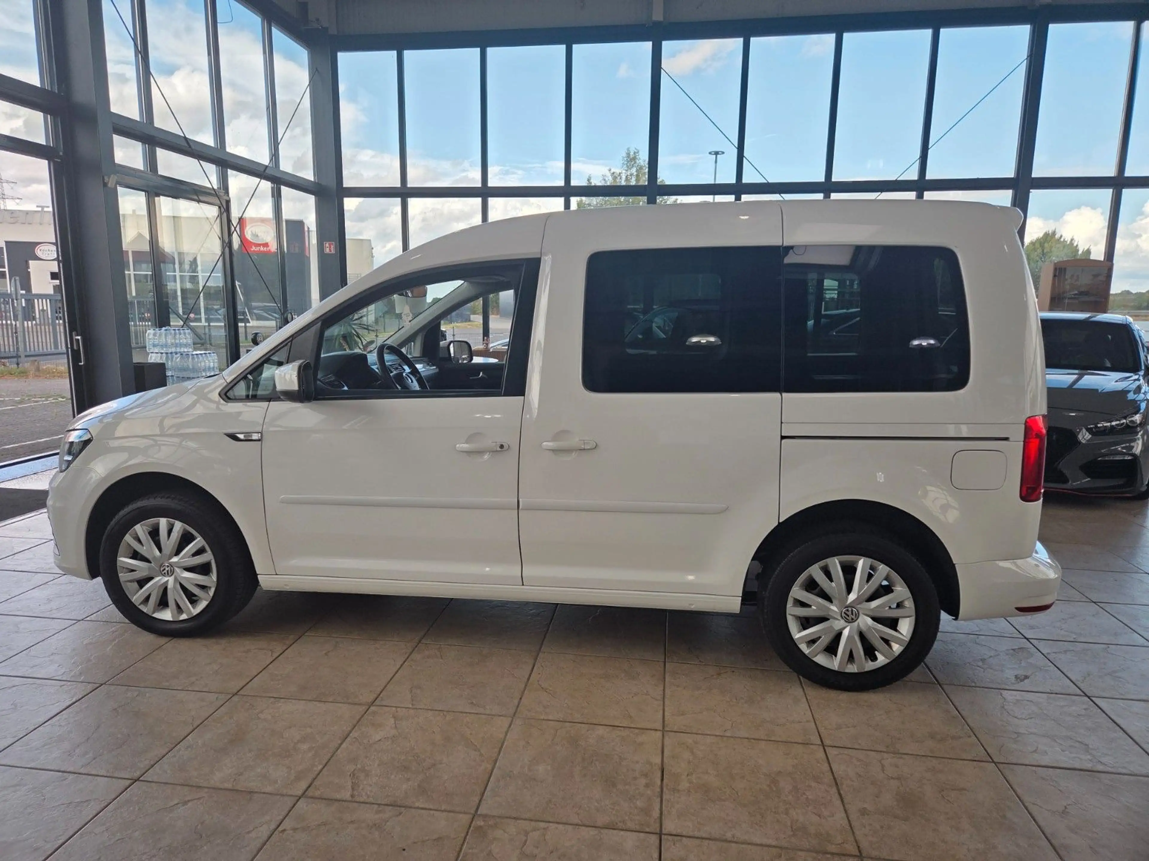 Volkswagen Caddy PKW Trendline BMT — photo 8
