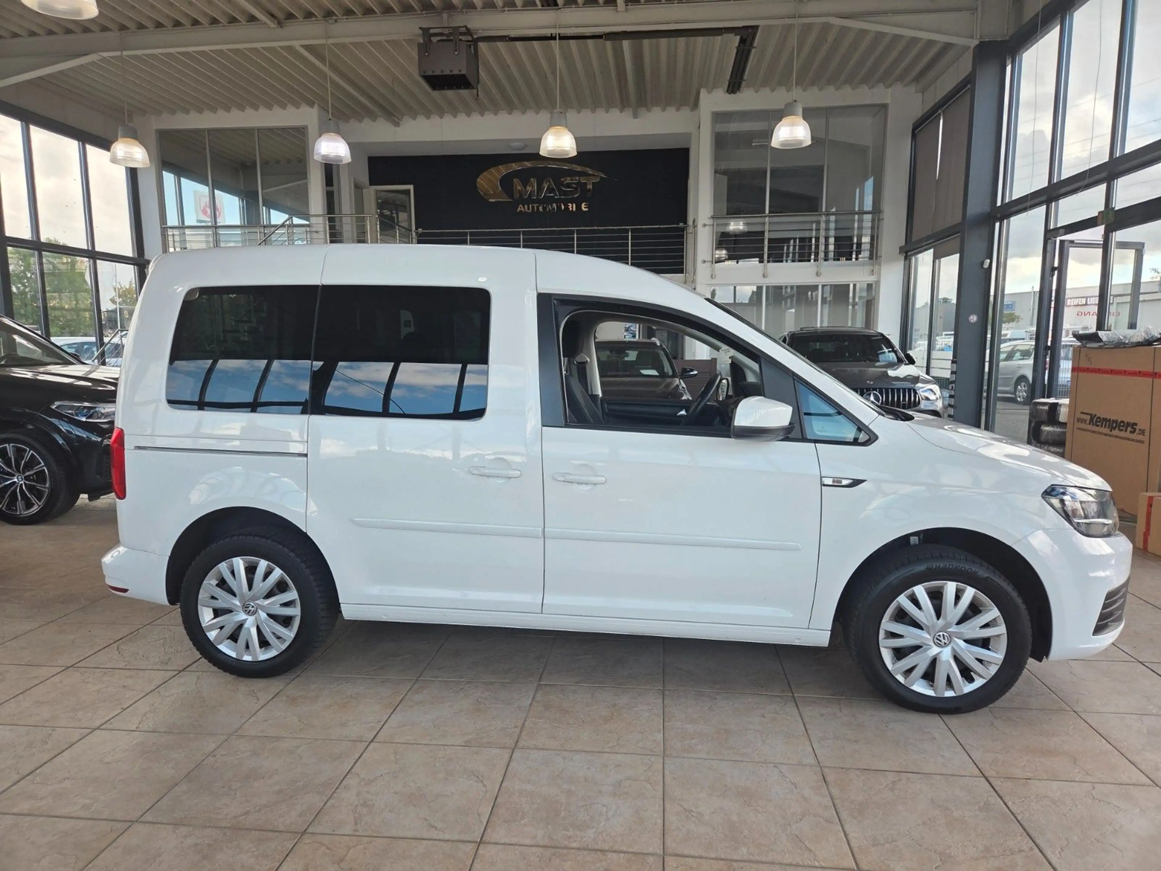 Volkswagen Caddy PKW Trendline BMT — photo 4