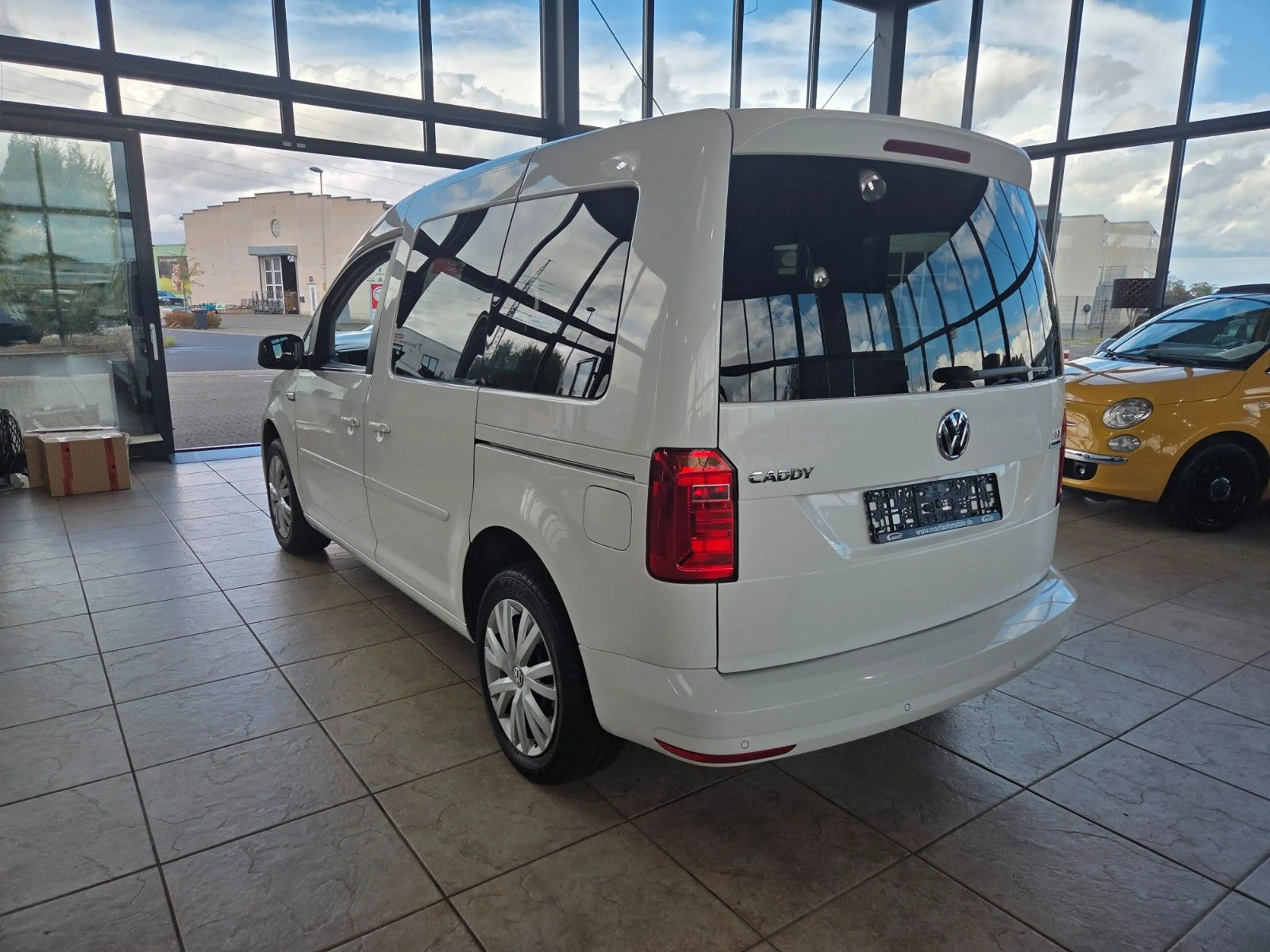 Volkswagen Caddy PKW Trendline BMT — photo 7