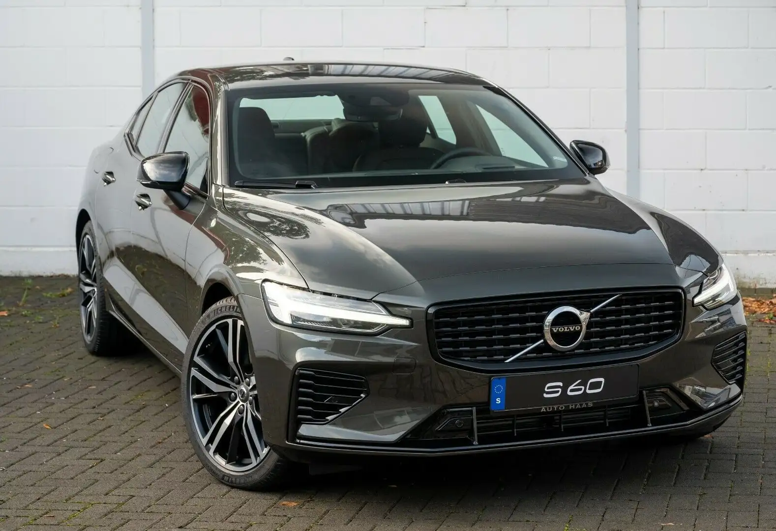 Volvo S60 T8 Recharge AWD Geartronic R-Design Gris - 1