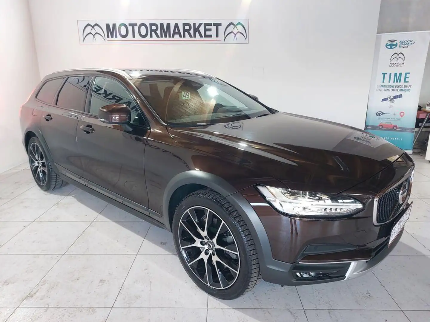Volvo V90 Cross Country 2.0 D5 Pro awd geartronic Beige - 1