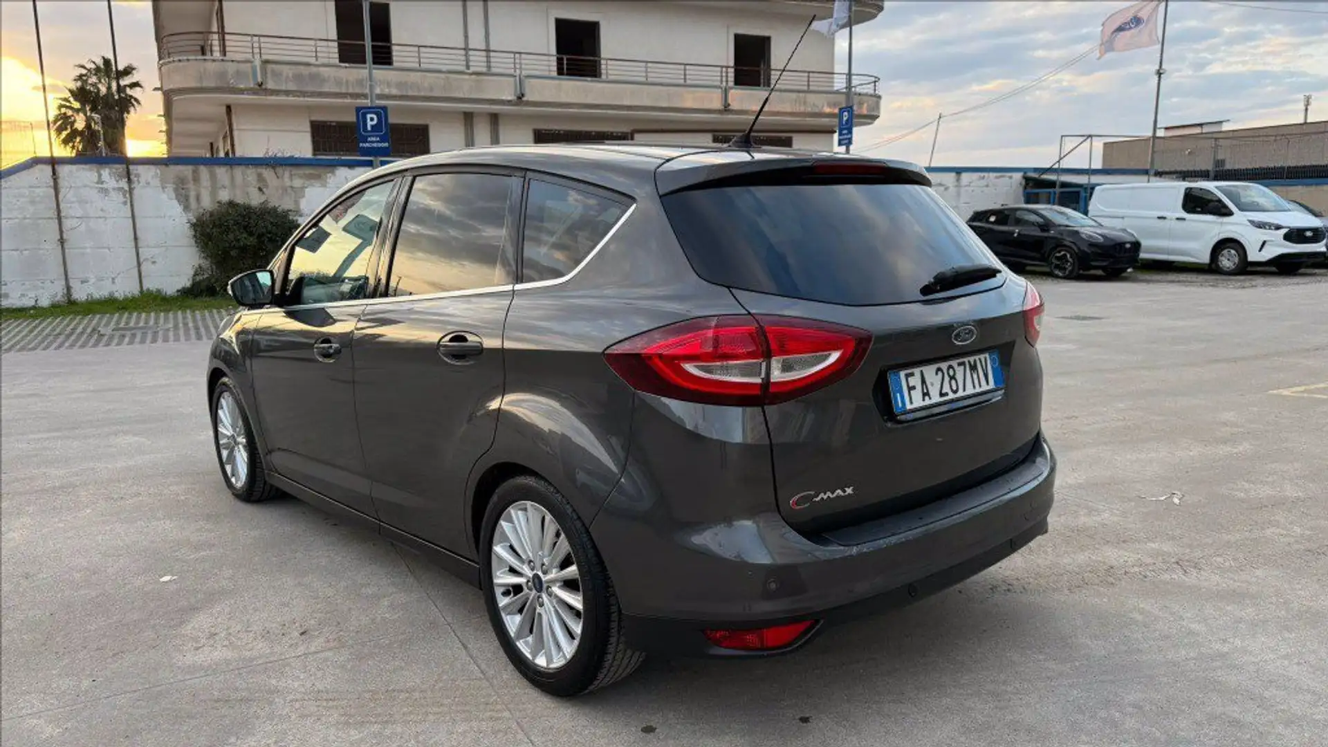 Ford C-Max 1.5 tdci Business s&s 120cv Gris - 2