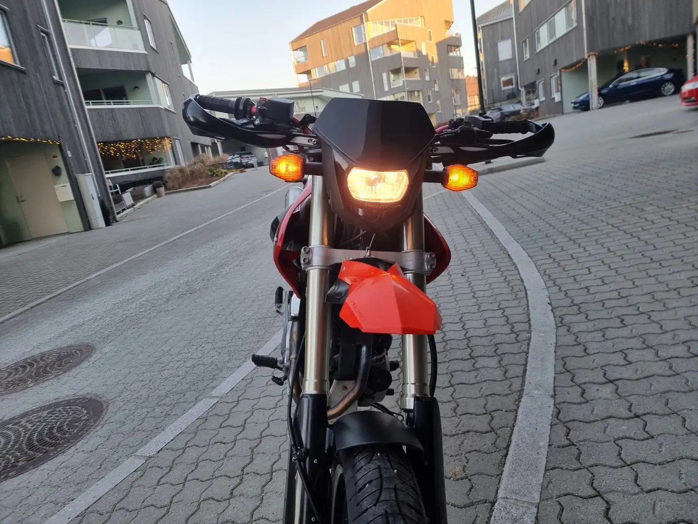 Honda FMX 650 Červená - 1