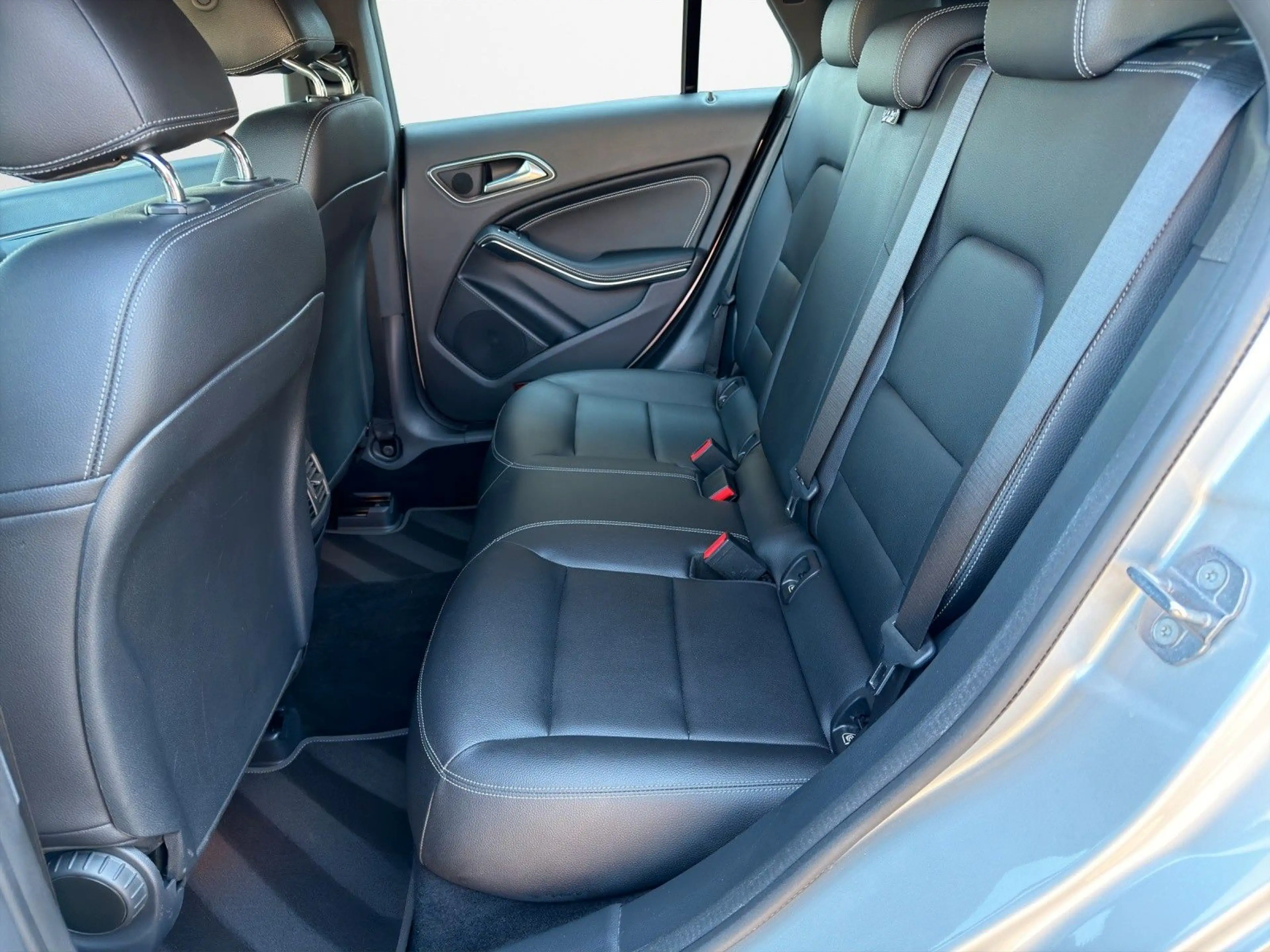 Mercedes-Benz CLA 220 4 Matic, Navi, AHK, Kamera, Leder — photo 12